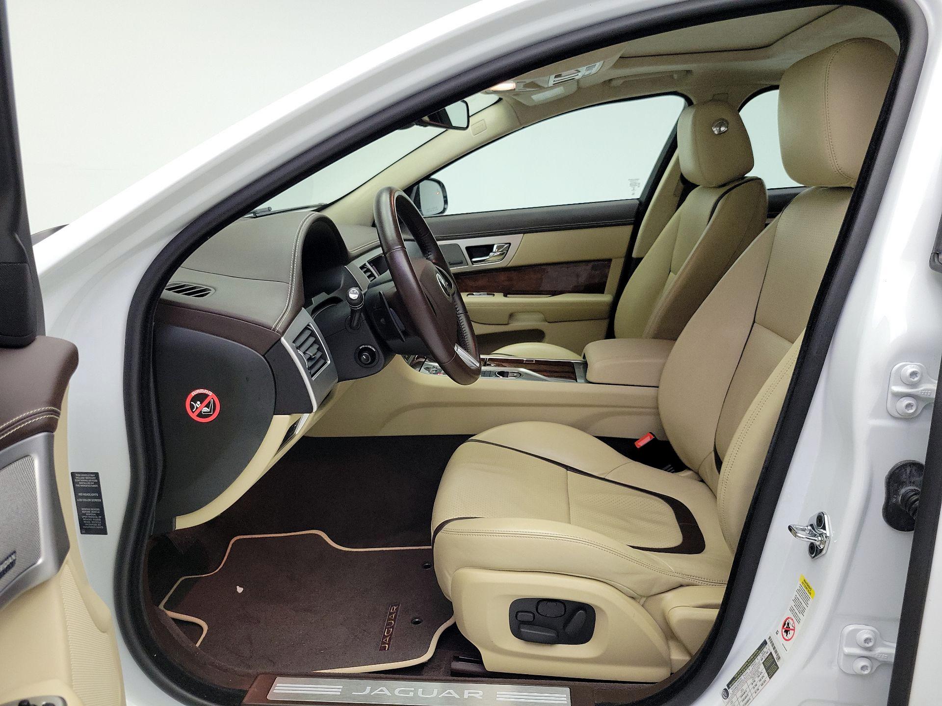 Thumbnail: 2015 Jaguar XF - 11