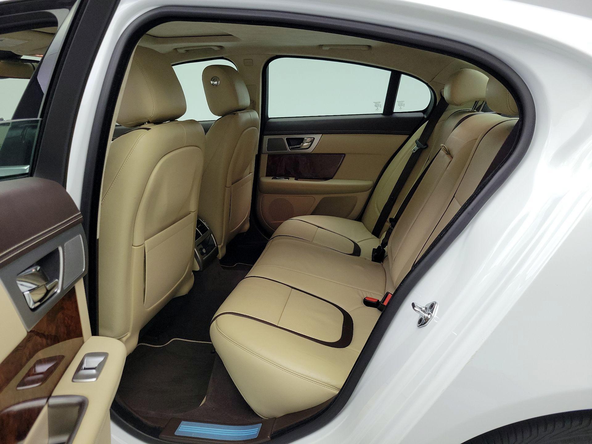 Thumbnail: 2015 Jaguar XF - 20
