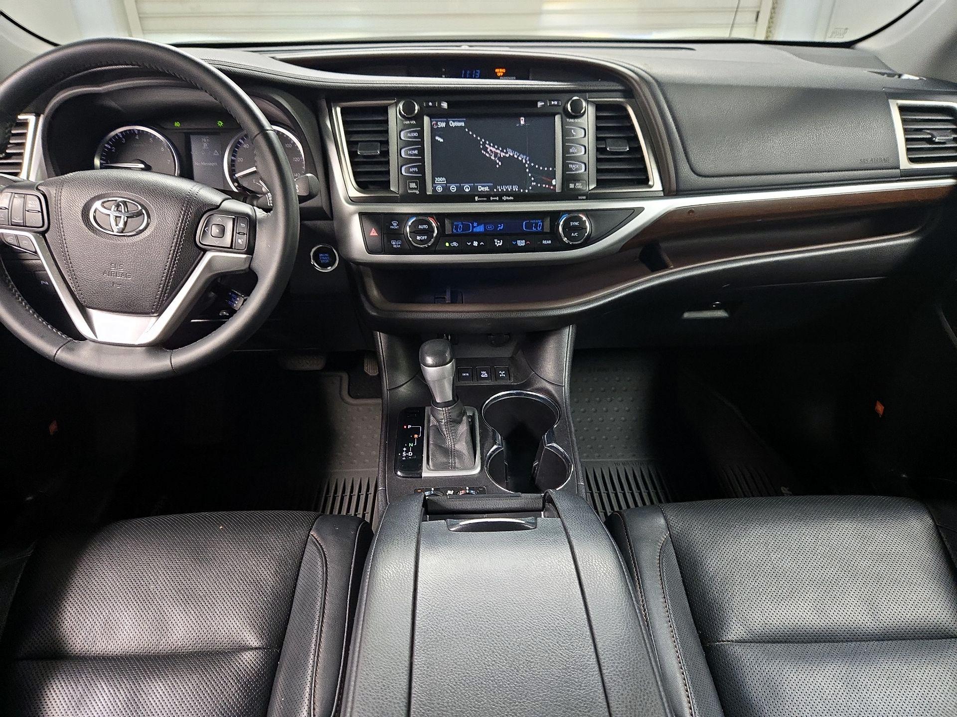 Thumbnail: 2016 Toyota Highlander - 9
