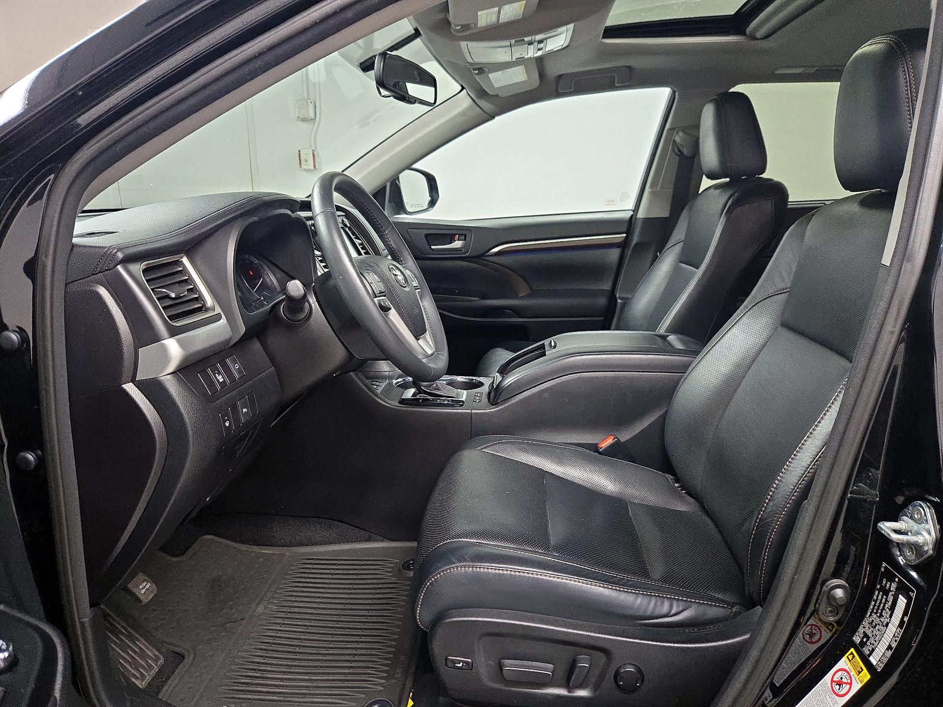 Thumbnail: 2016 Toyota Highlander - 11