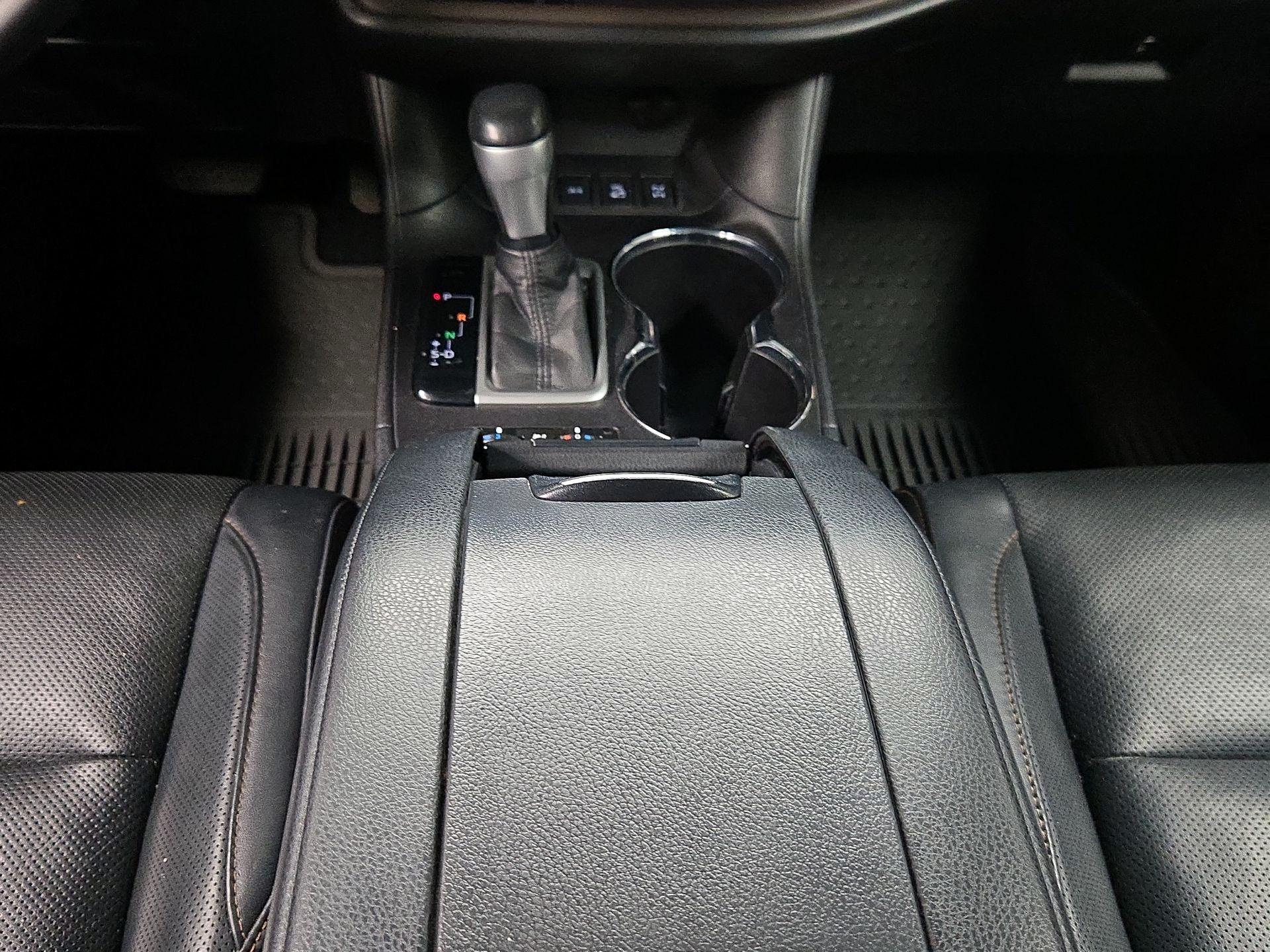 Thumbnail: 2016 Toyota Highlander - 18