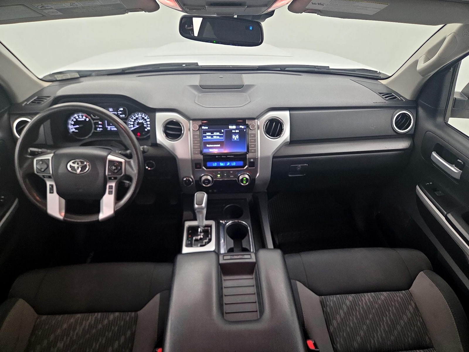 2020 Toyota Tundra SR5 - Photo 10