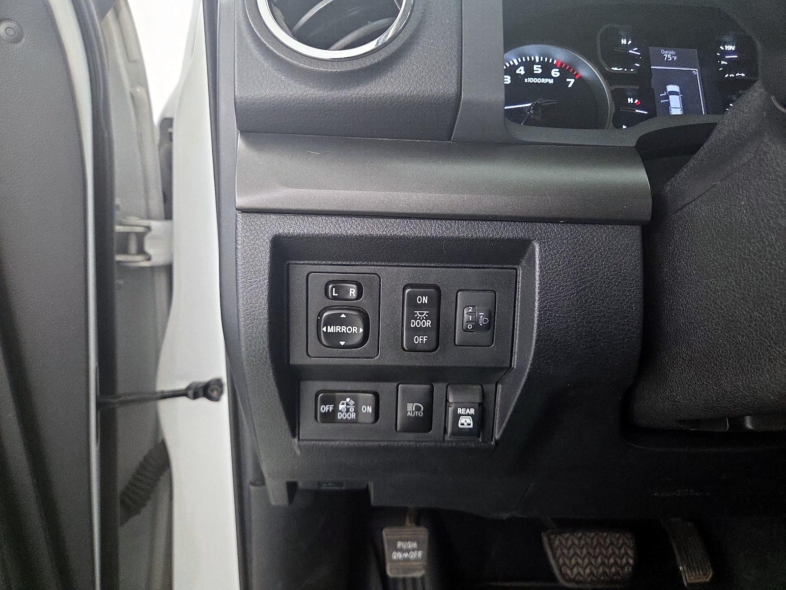 2020 Toyota Tundra SR5 - Photo 14