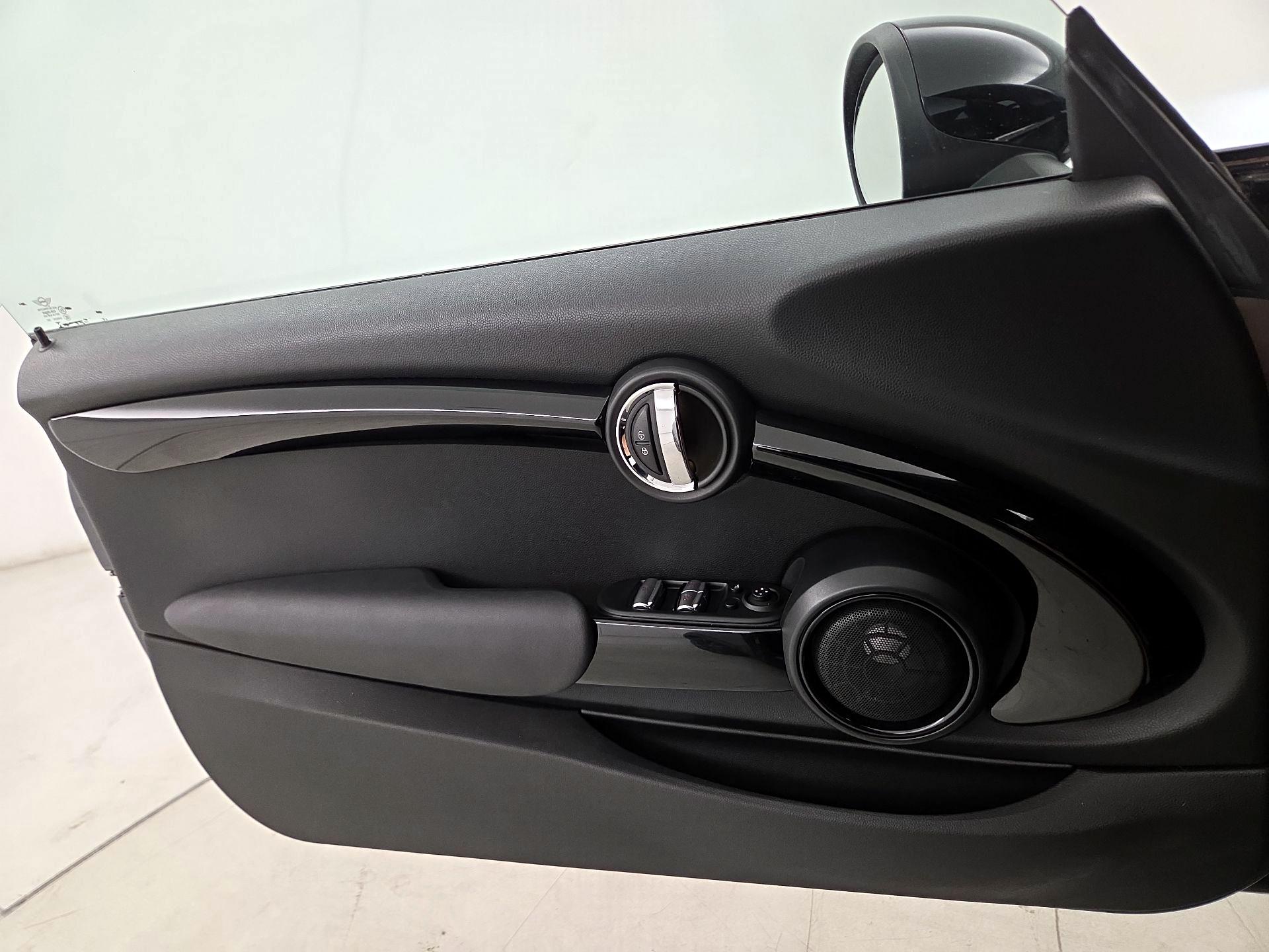 Thumbnail: 2017 MINI Cooper - 12