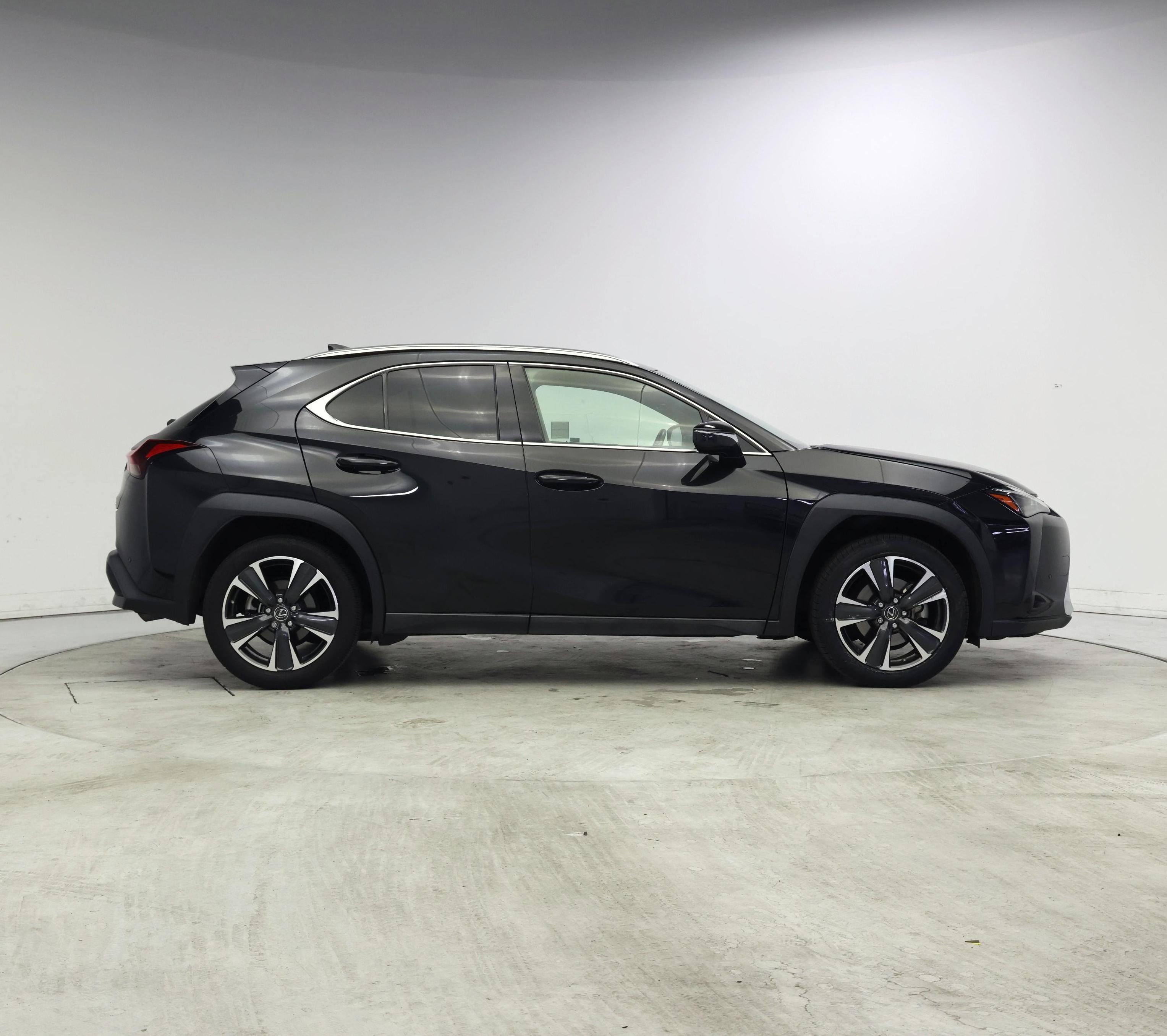 Thumbnail: 2023 Lexus UX - 7