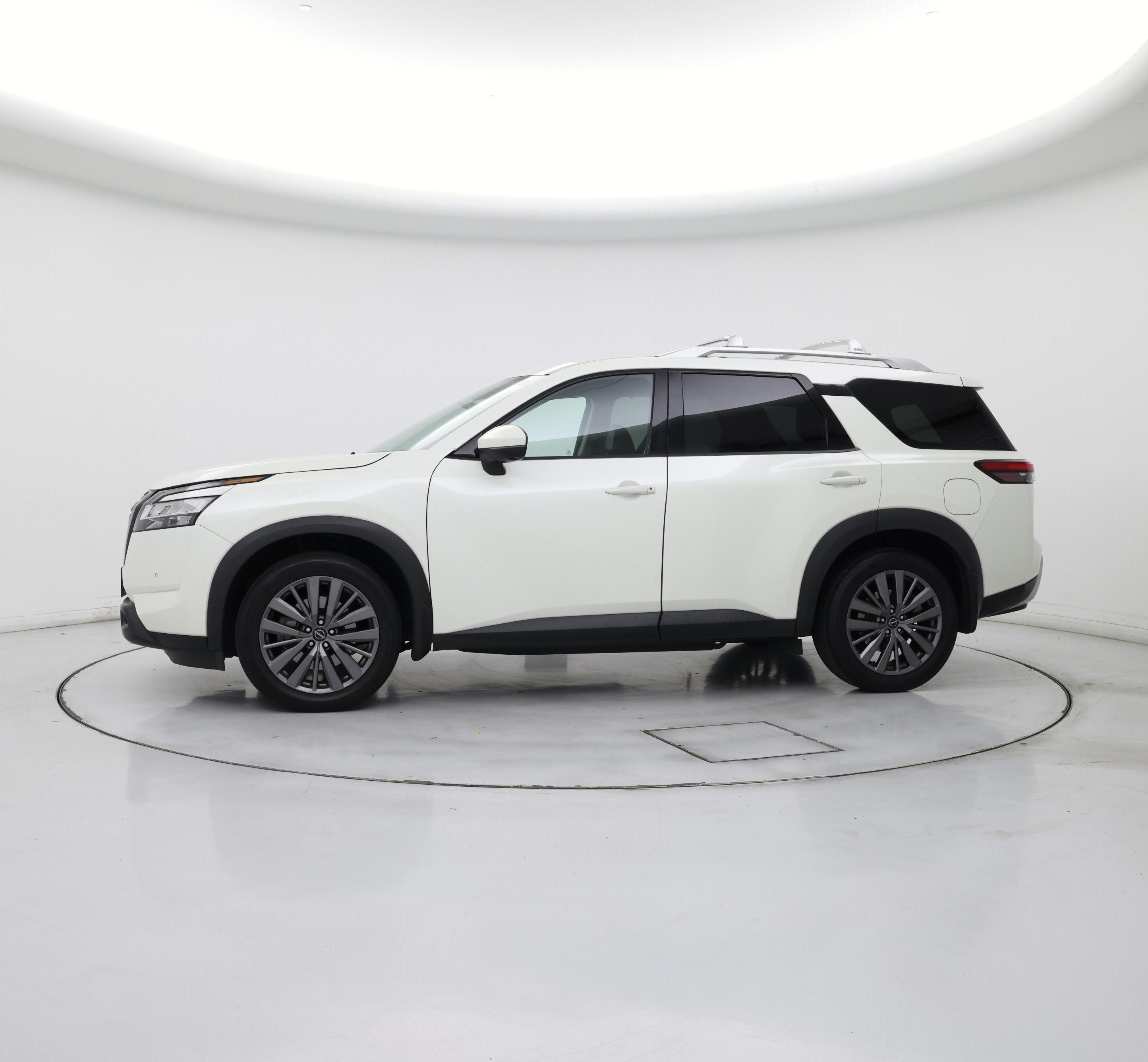 Thumbnail: 2023 Nissan Pathfinder - 3