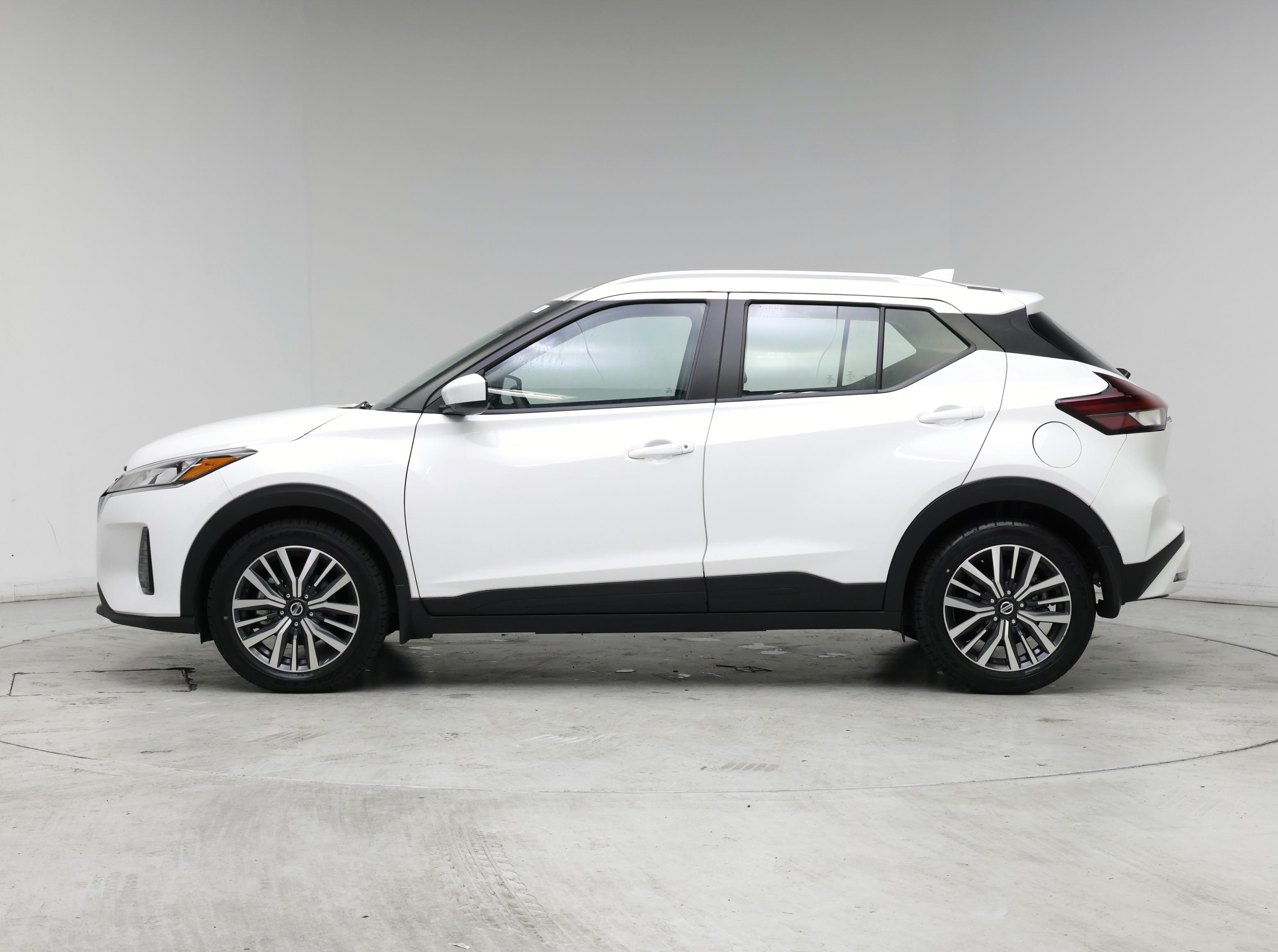 Thumbnail: 2021 Nissan Kicks - 3