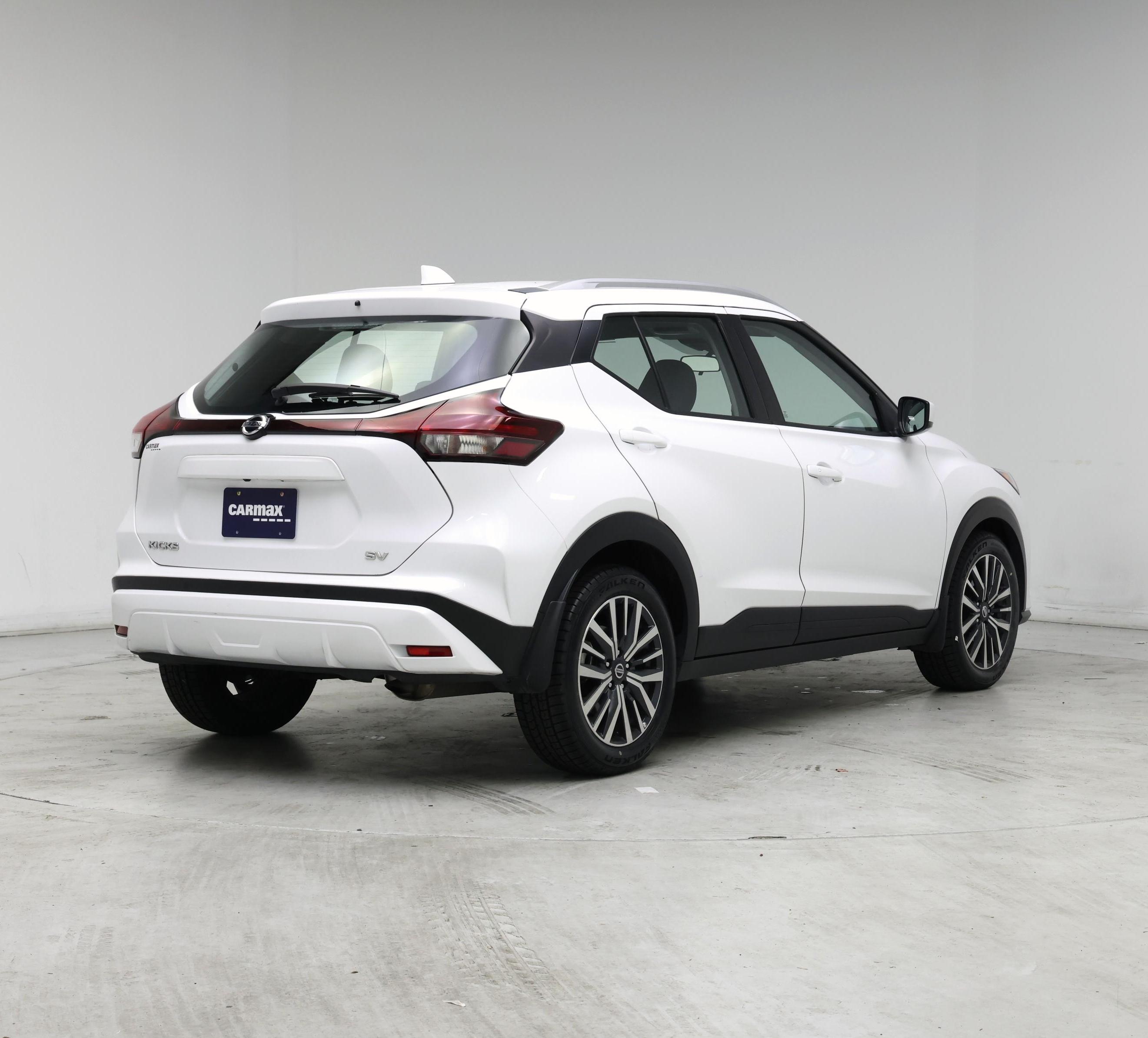 Thumbnail: 2021 Nissan Kicks - 8