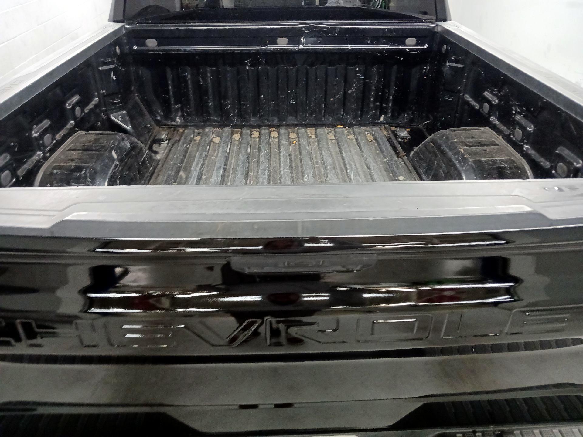 Thumbnail: 2022 Chevrolet Silverado 1500 - 16