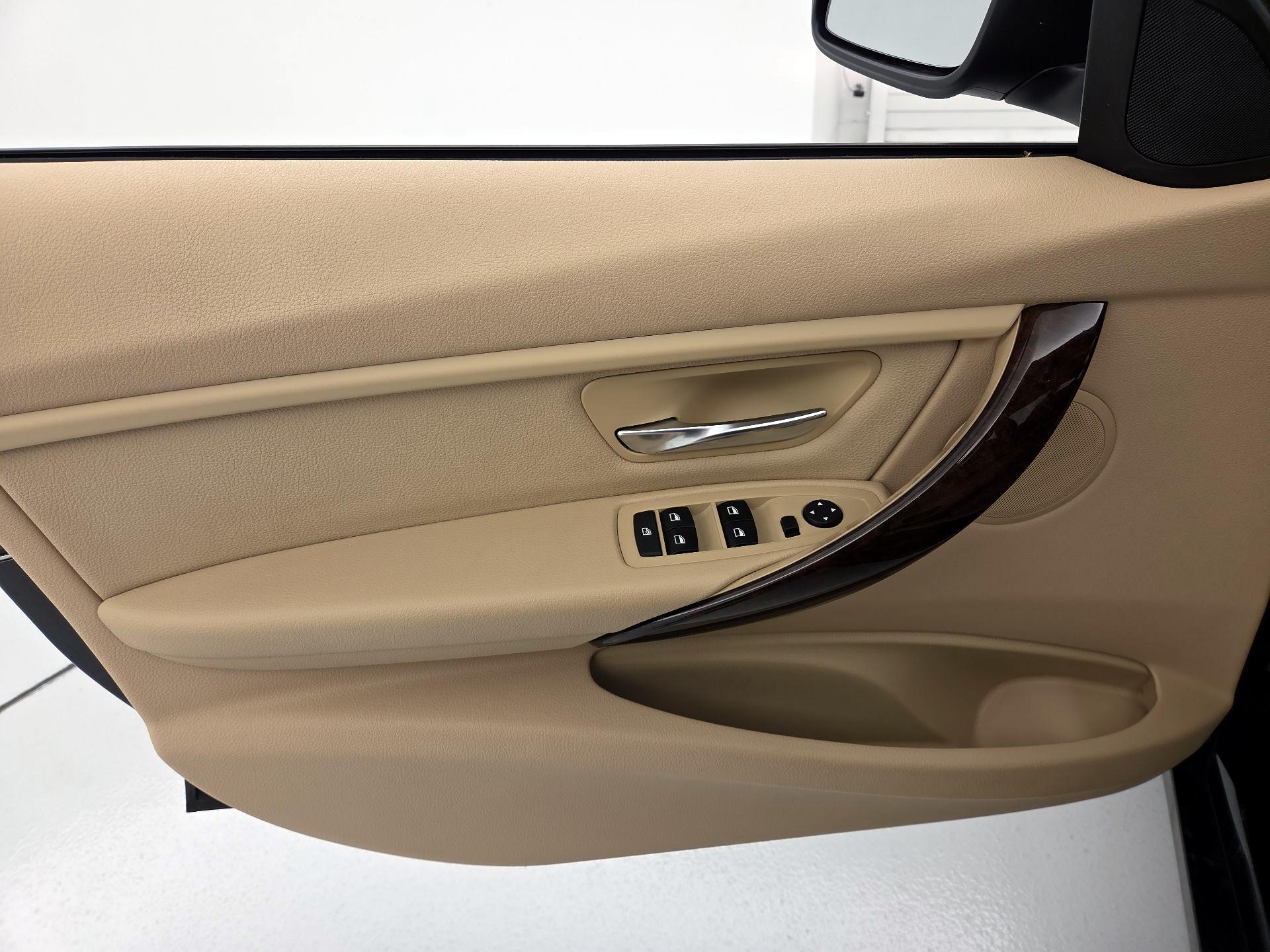 Thumbnail: 2014 BMW 3 Series - 12
