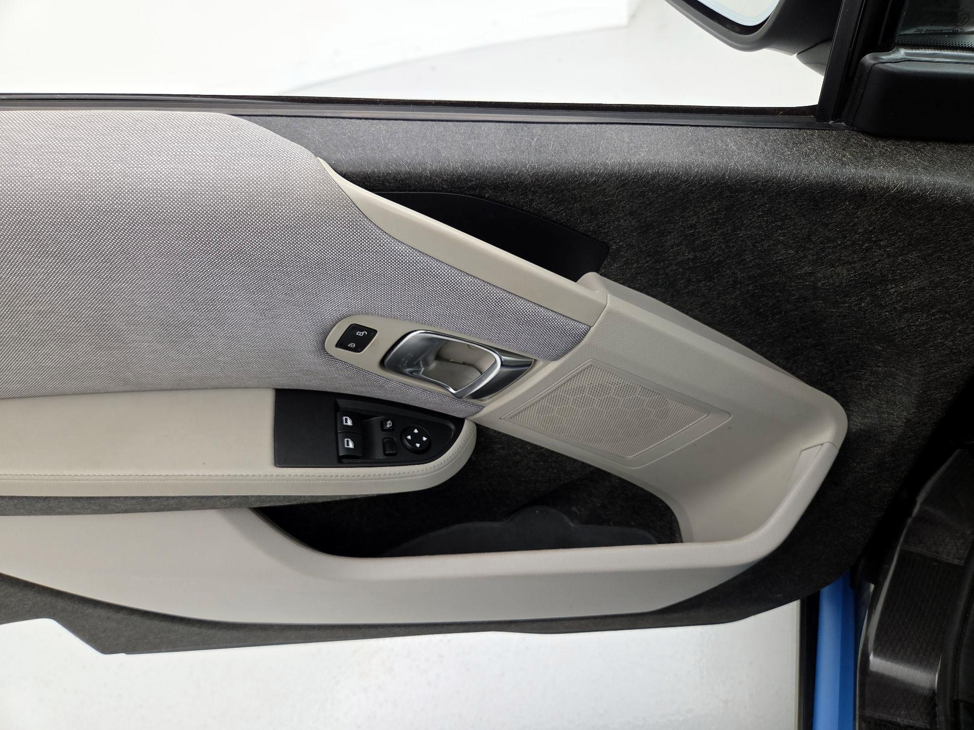 Thumbnail: 2017 BMW i3 - 12