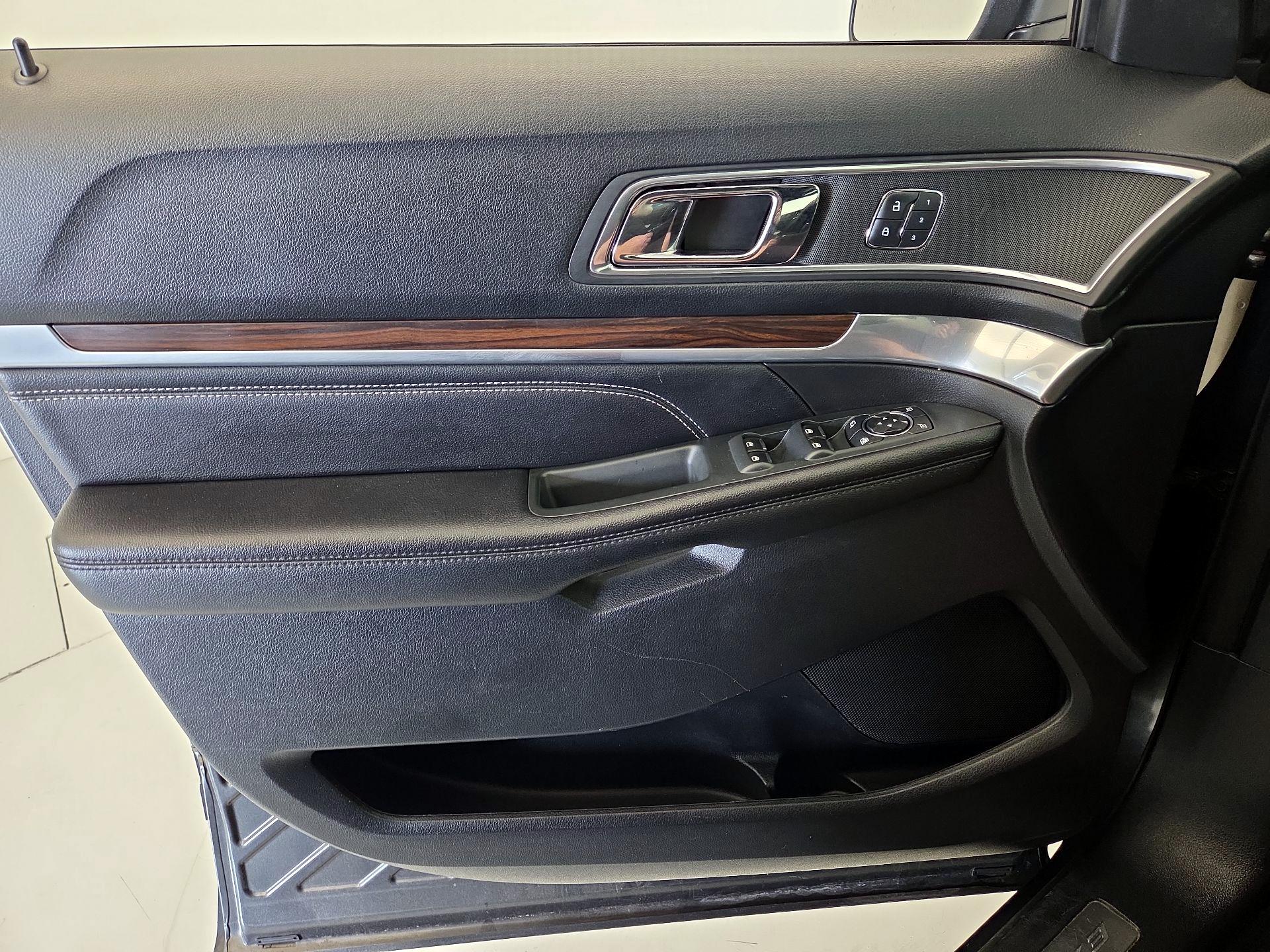 Thumbnail: 2017 Ford Explorer - 12