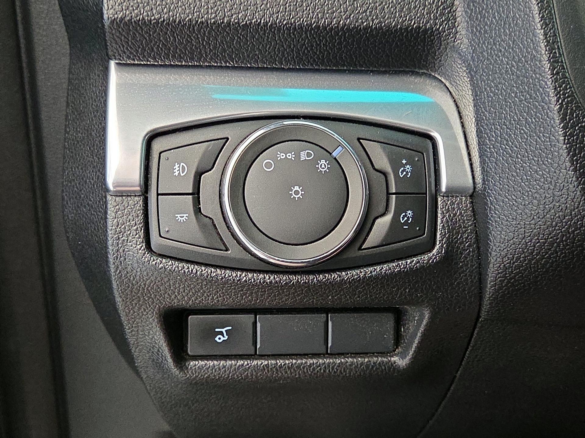 Thumbnail: 2017 Ford Explorer - 13