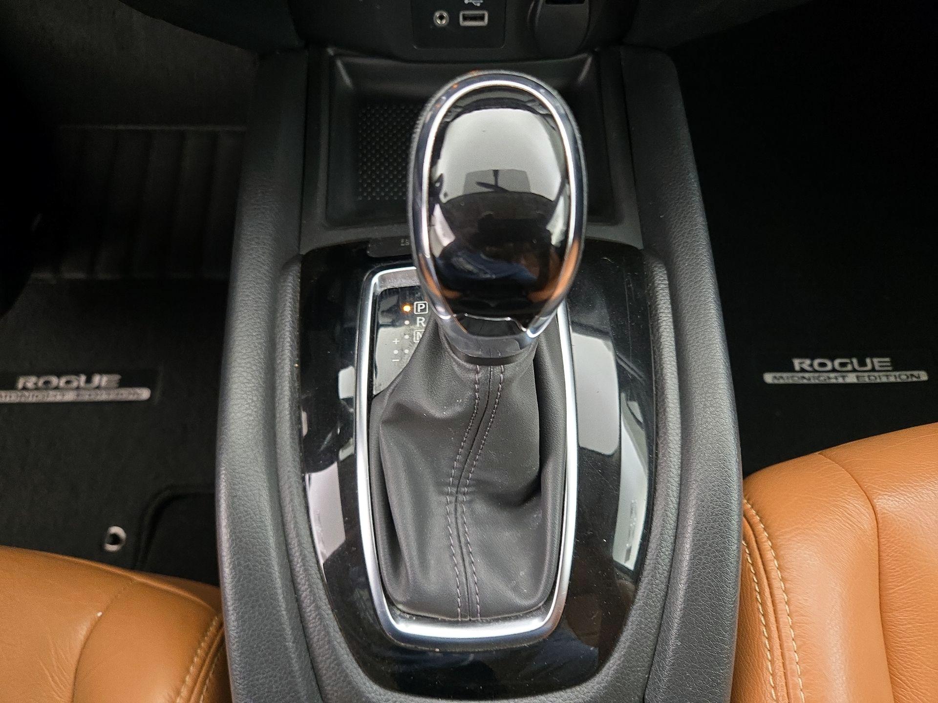 Thumbnail: 2018 Nissan Rogue - 17