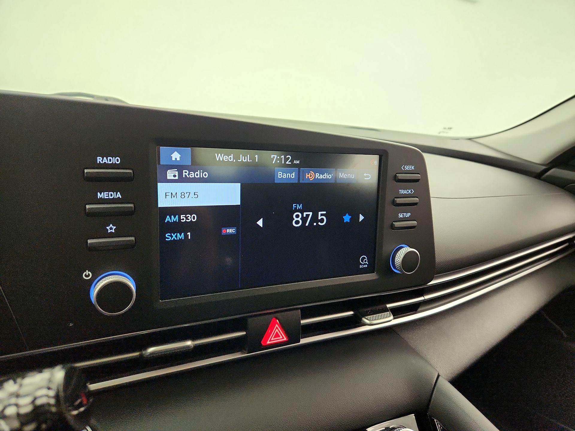 Thumbnail: 2022 Hyundai Elantra - 15