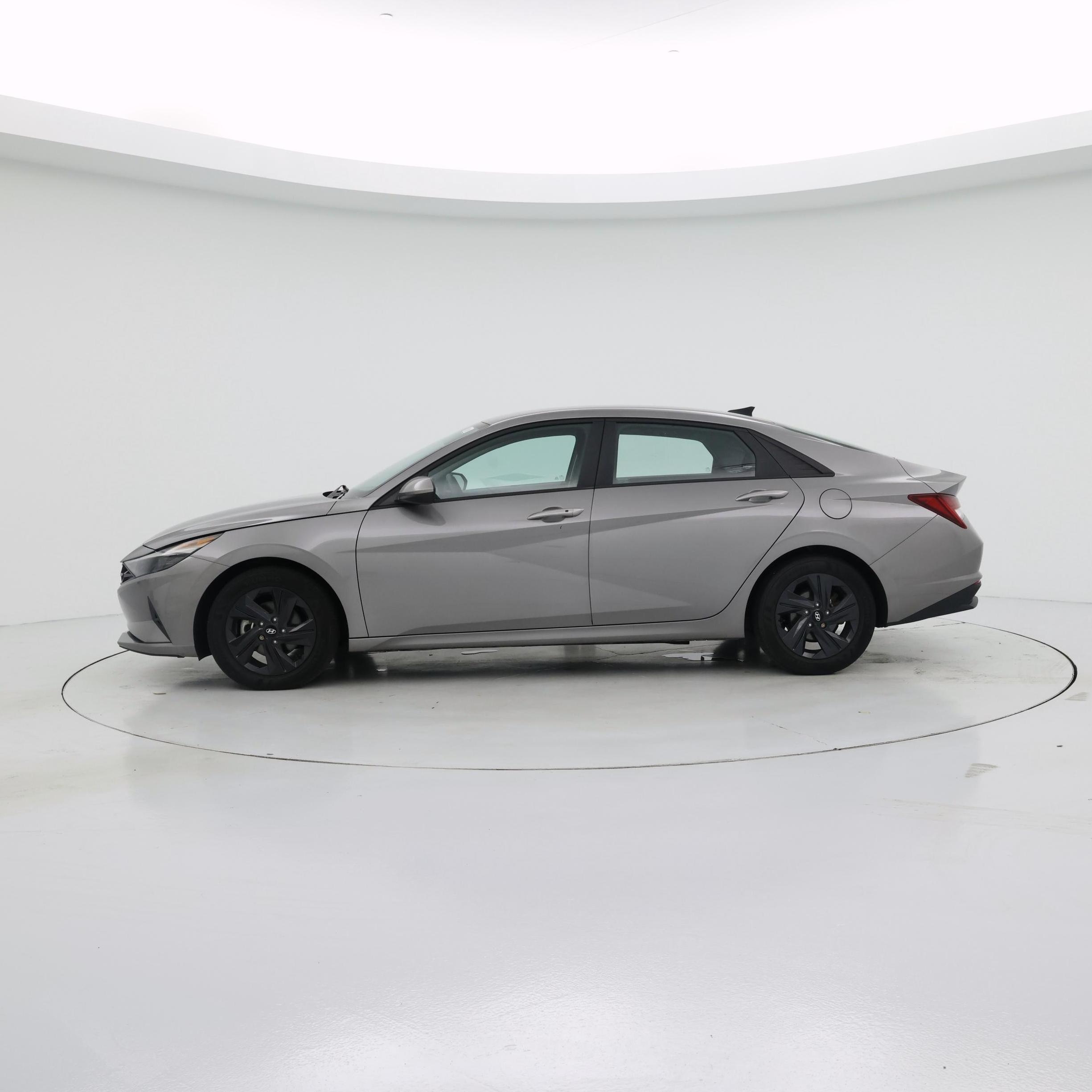 Thumbnail: 2022 Hyundai Elantra - 3