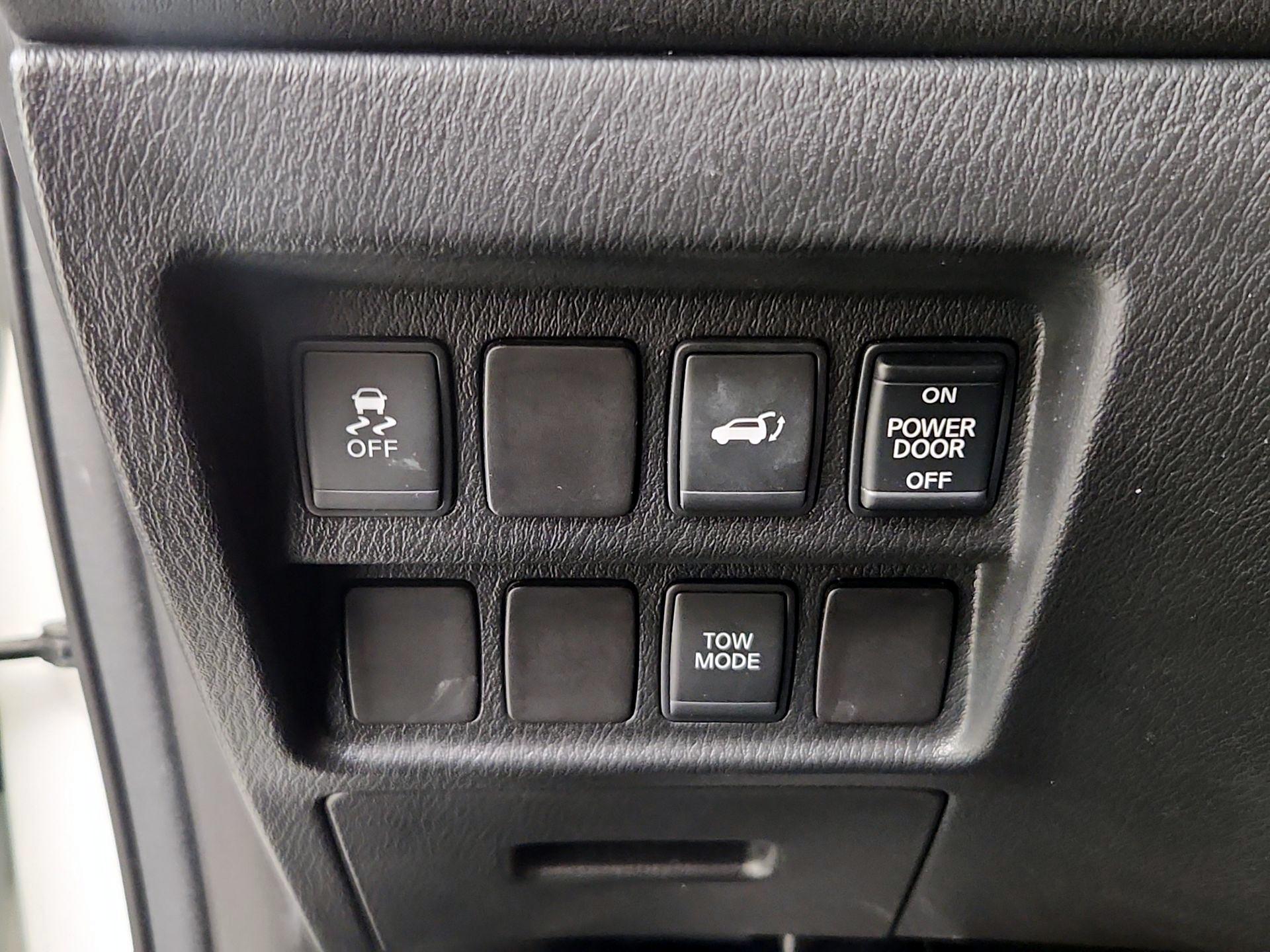 Thumbnail: 2014 Nissan Pathfinder - 13