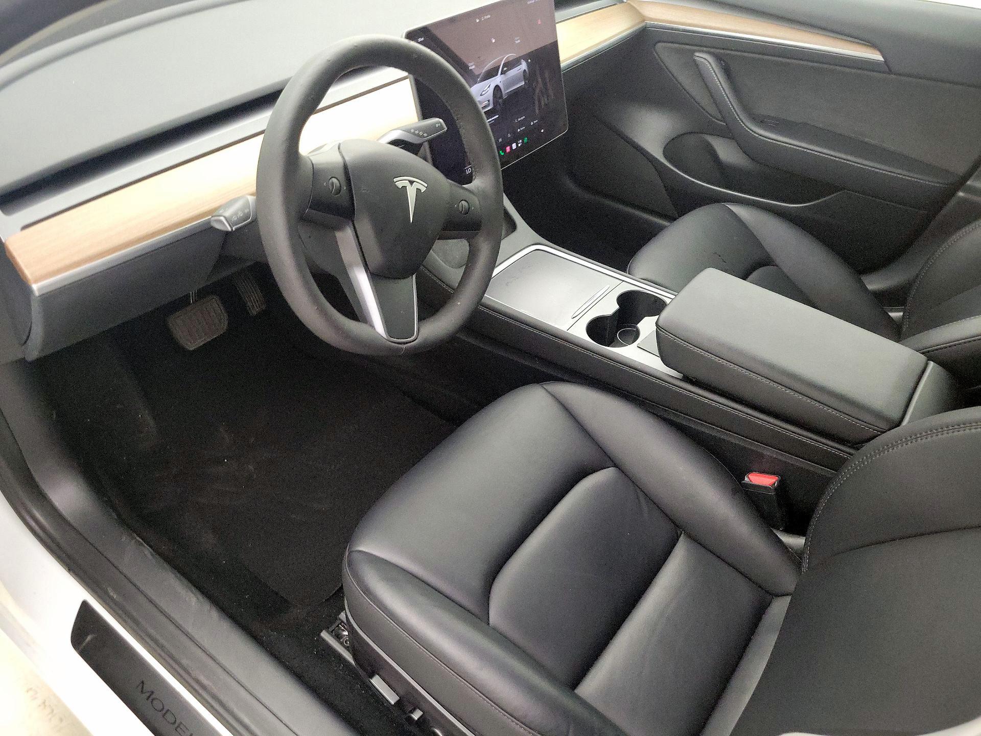 Thumbnail: 2023 Tesla Model 3 - 11