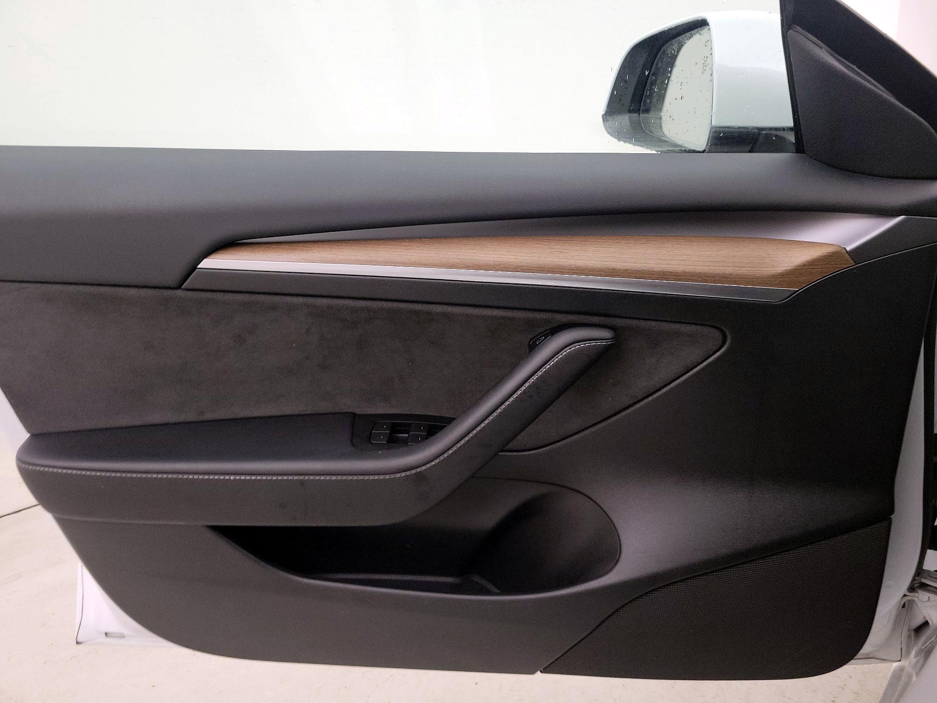 Thumbnail: 2023 Tesla Model 3 - 12