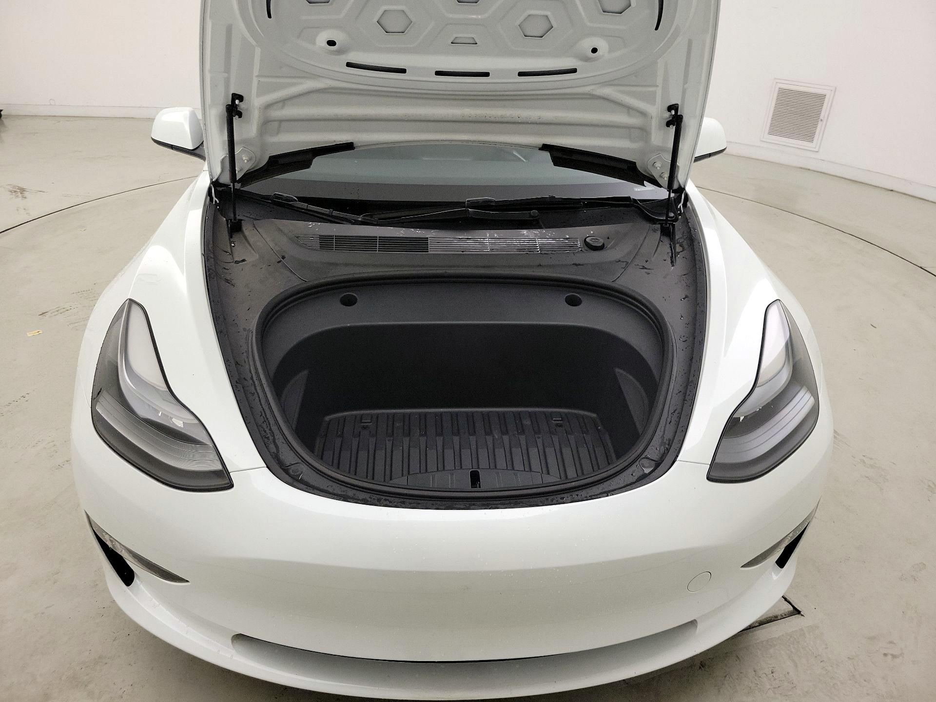 Thumbnail: 2023 Tesla Model 3 - 20