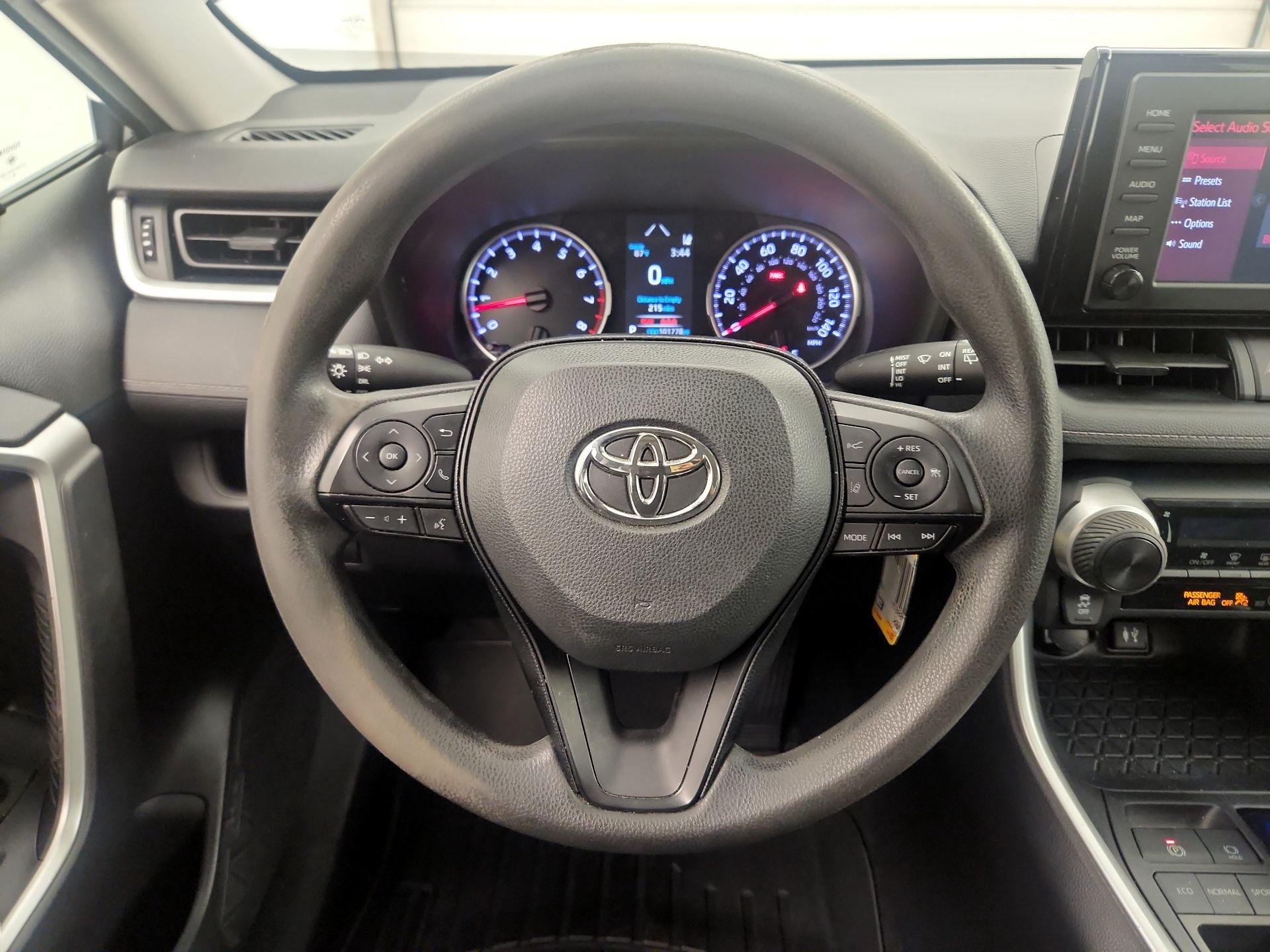 Thumbnail: 2019 Toyota RAV4 - 10