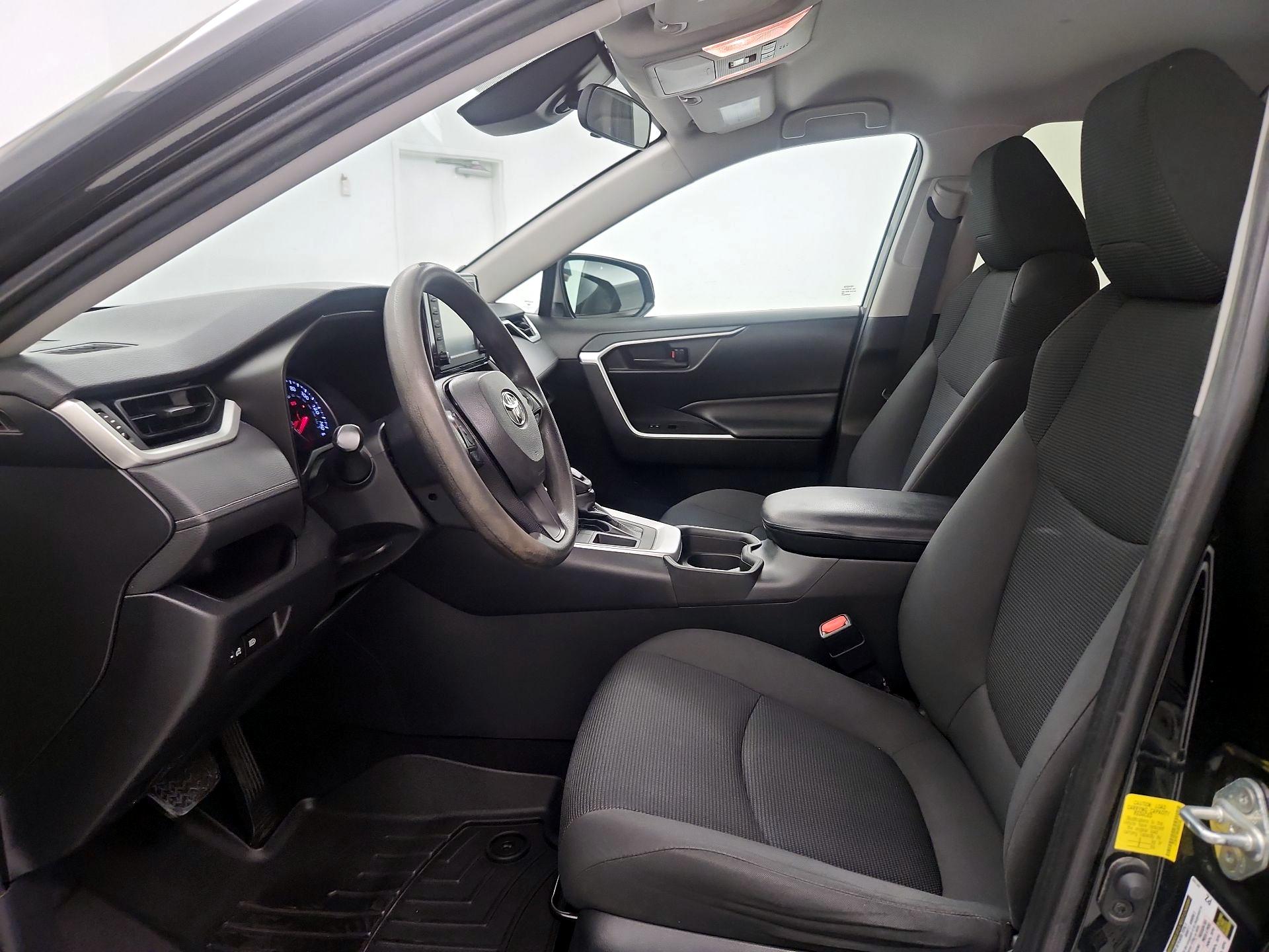 Thumbnail: 2019 Toyota RAV4 - 11