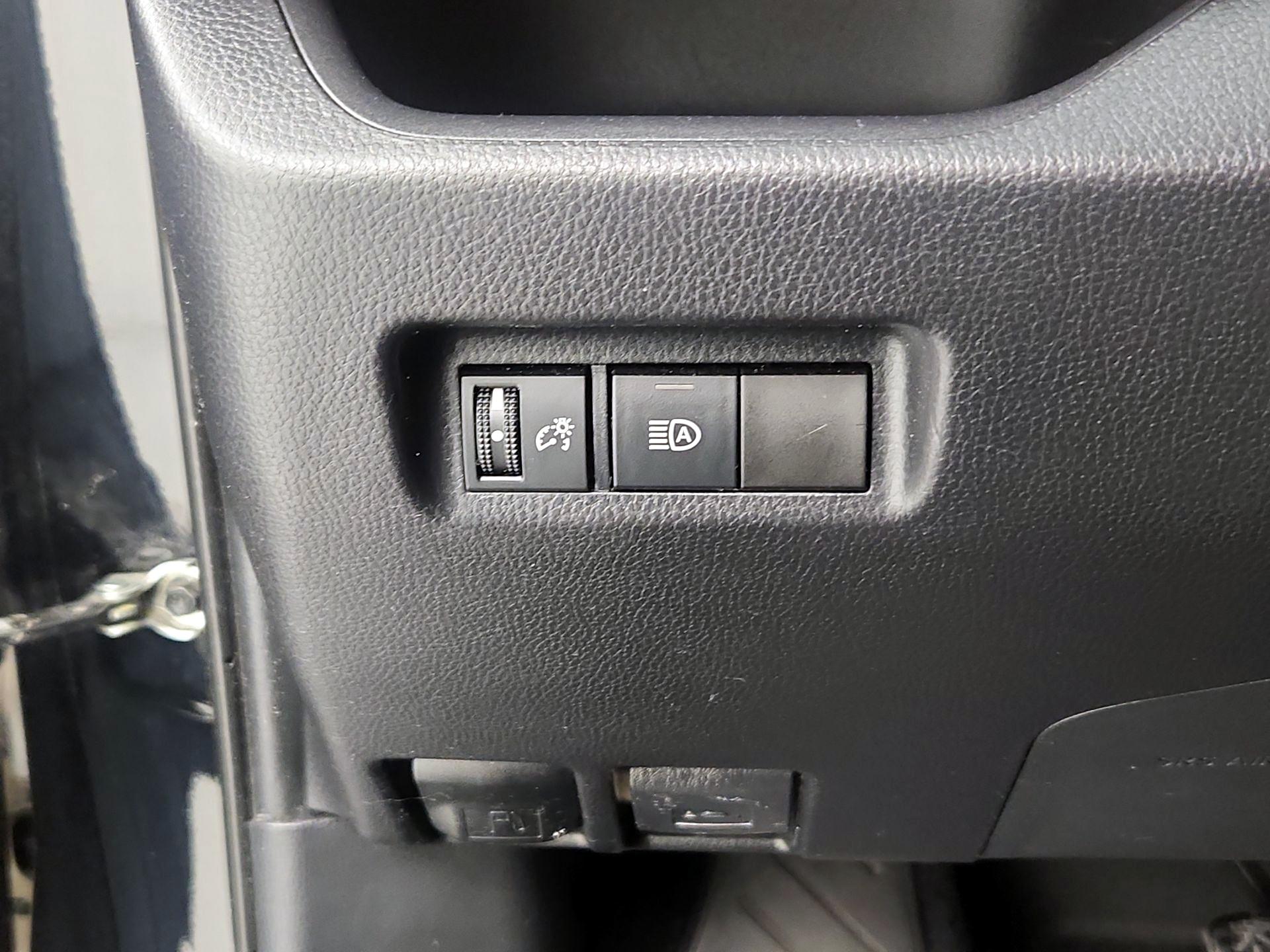 Thumbnail: 2019 Toyota RAV4 - 13