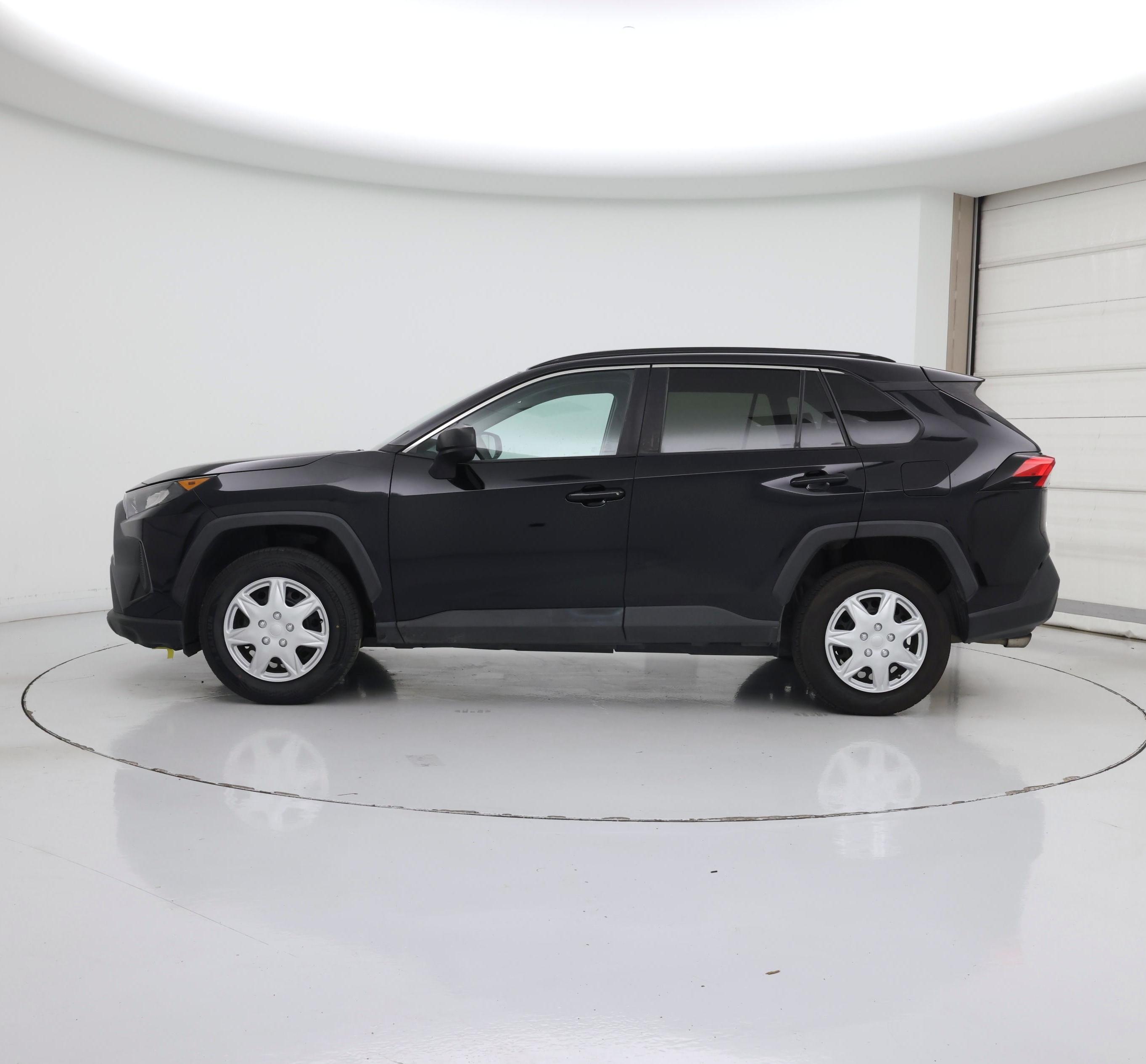 Thumbnail: 2019 Toyota RAV4 - 3