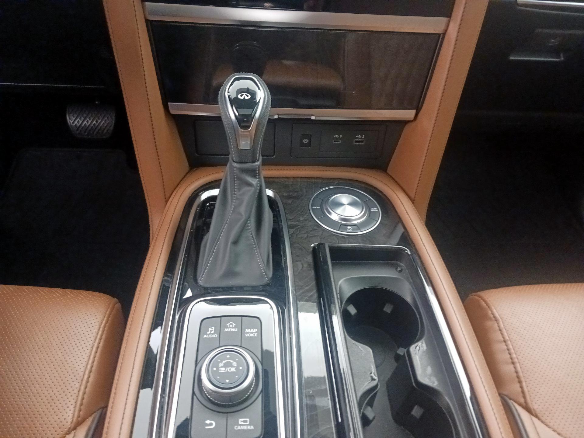 Thumbnail: 2022 INFINITI QX80 - 18