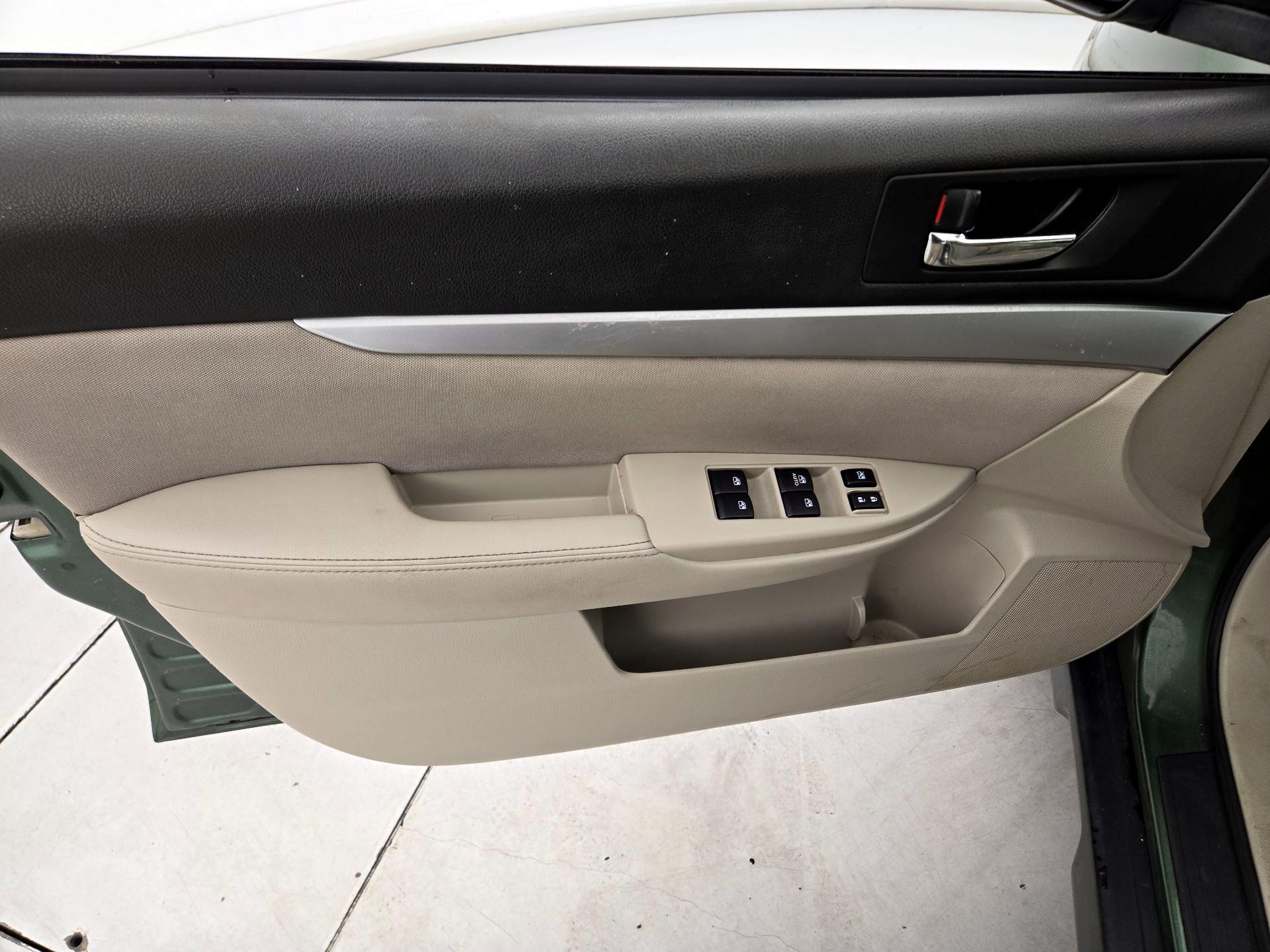 Thumbnail: 2014 Subaru Outback - 12