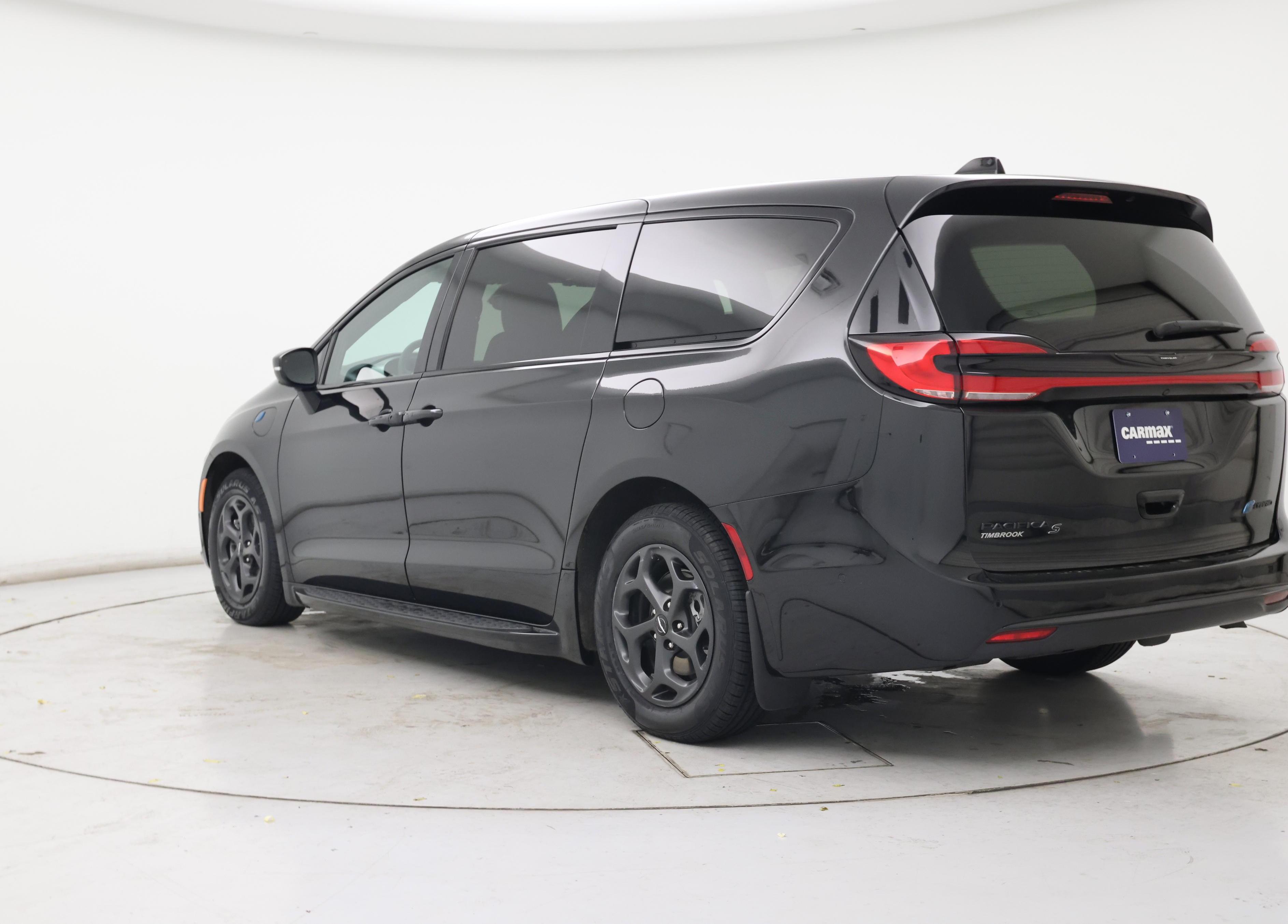 Thumbnail: 2023 Chrysler Pacifica - 2
