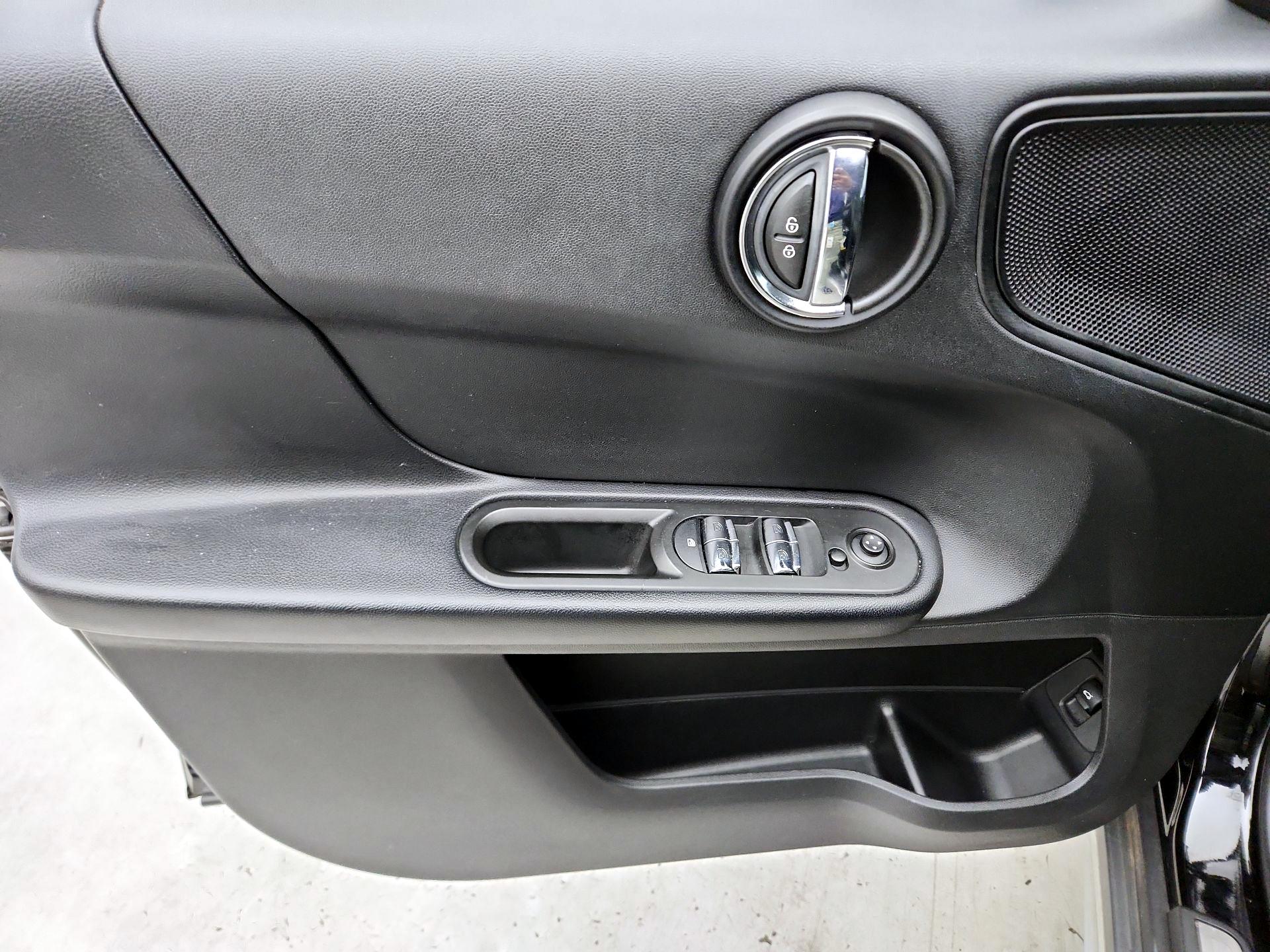 Thumbnail: 2017 MINI Cooper Countryman - 12