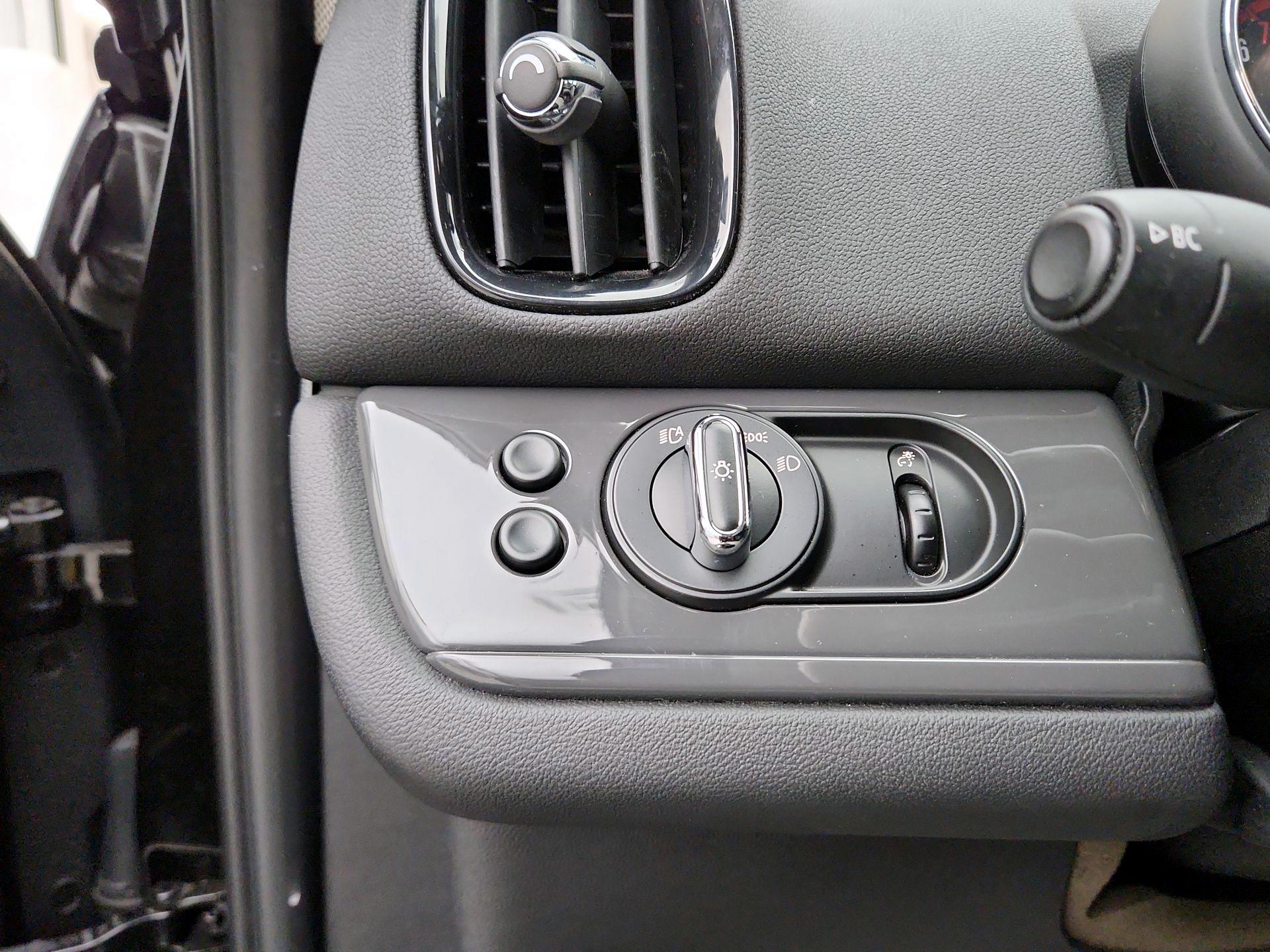 Thumbnail: 2017 MINI Cooper Countryman - 15