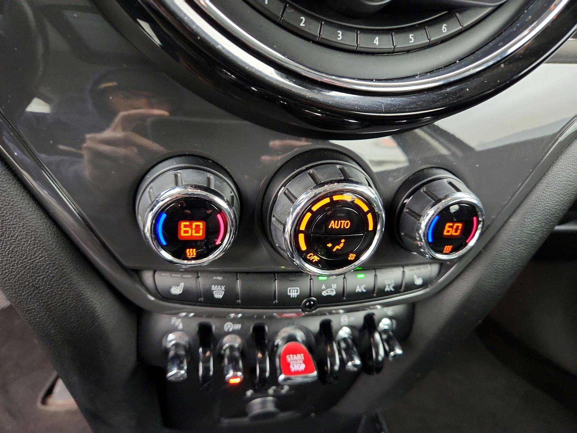 Thumbnail: 2017 MINI Cooper Countryman - 17