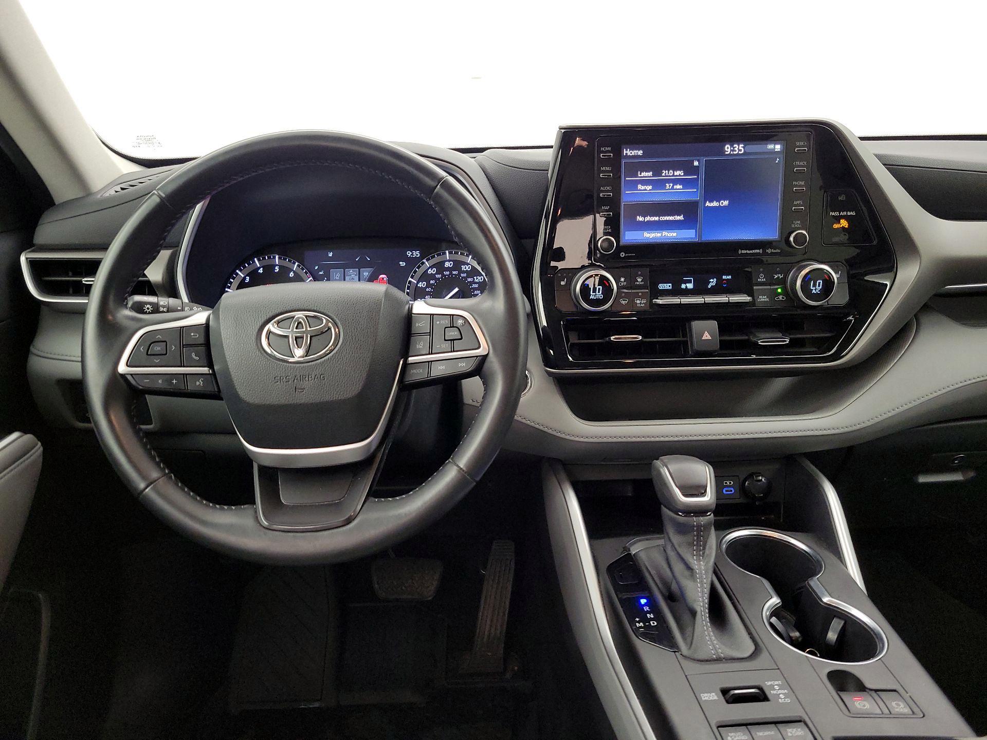 Thumbnail: 2022 Toyota Highlander - 9