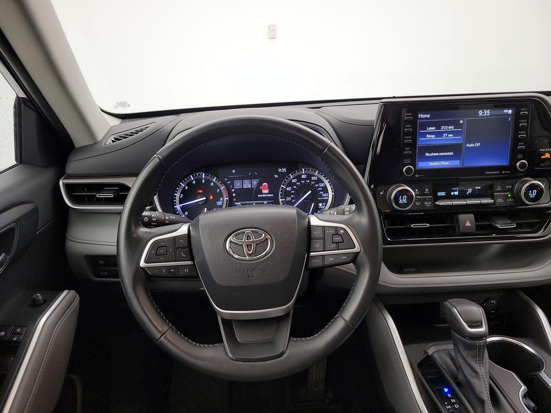 Thumbnail: 2022 Toyota Highlander - 10