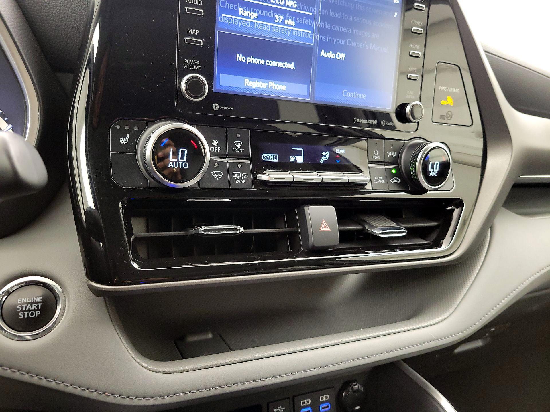 Thumbnail: 2022 Toyota Highlander - 16