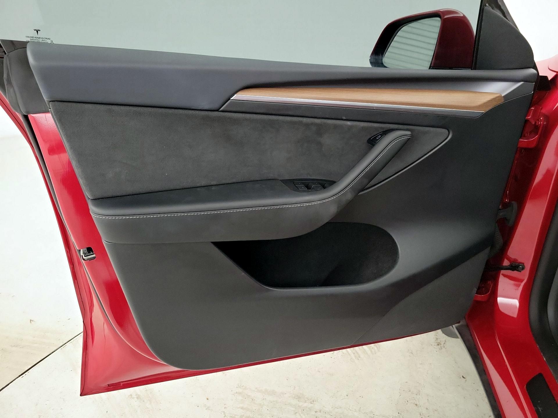 Thumbnail: 2022 Tesla Model Y - 12