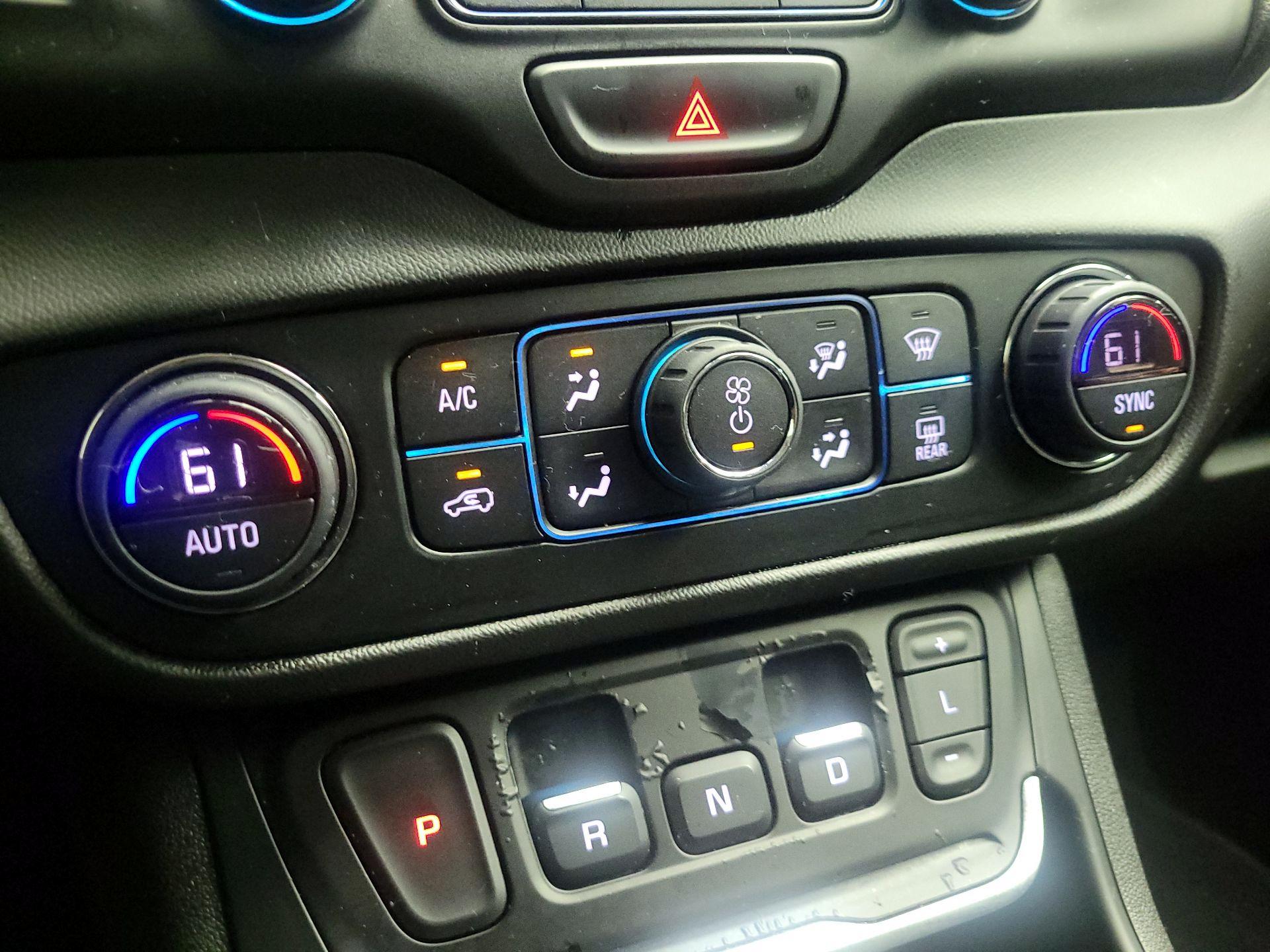 Thumbnail: 2020 GMC Terrain - 16