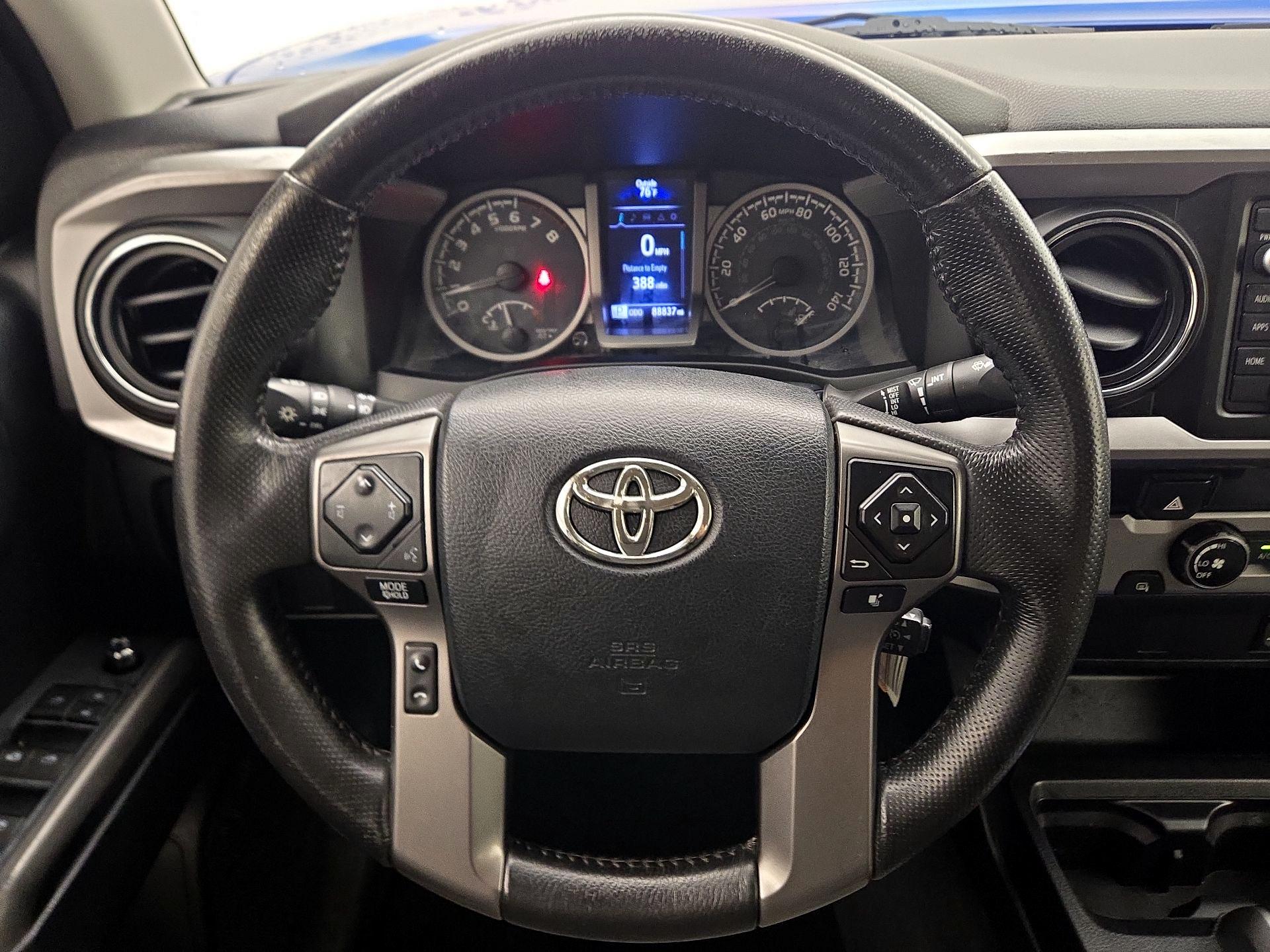 Thumbnail: 2016 Toyota Tacoma - 10