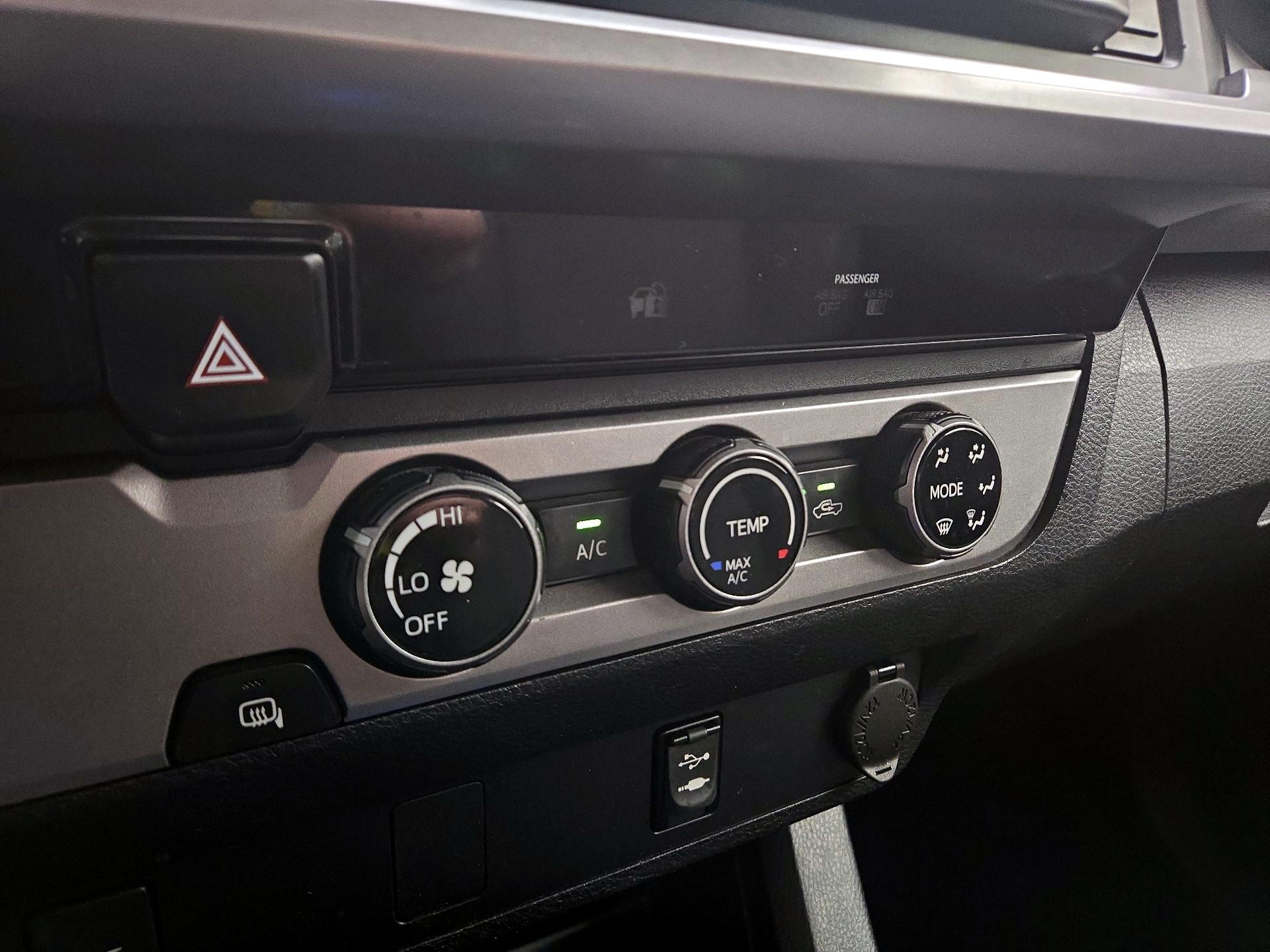 Thumbnail: 2016 Toyota Tacoma - 16