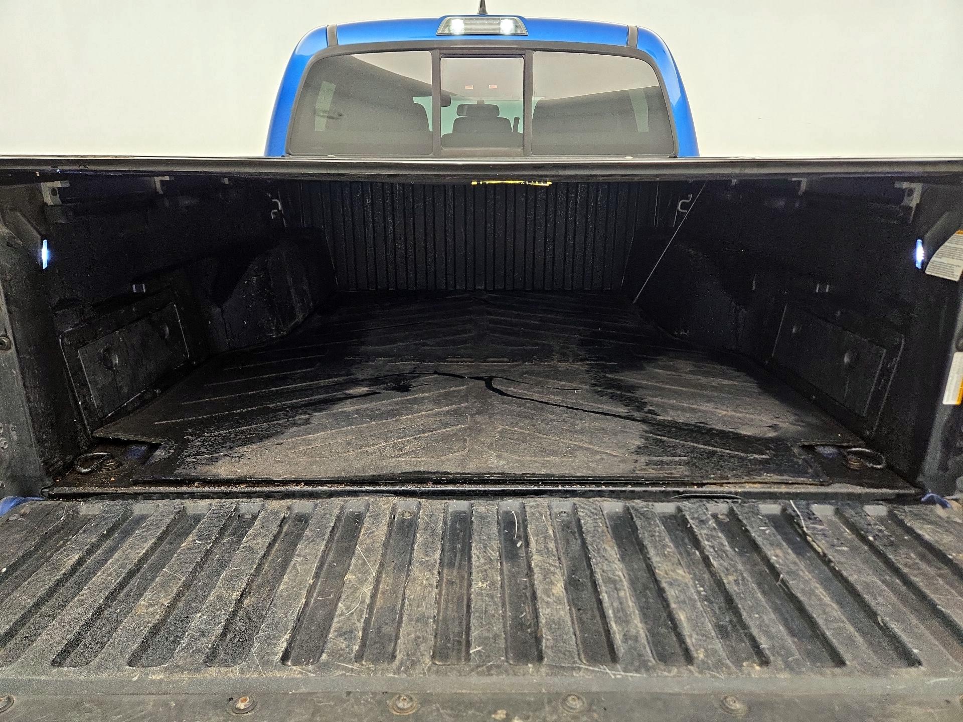 Thumbnail: 2016 Toyota Tacoma - 20