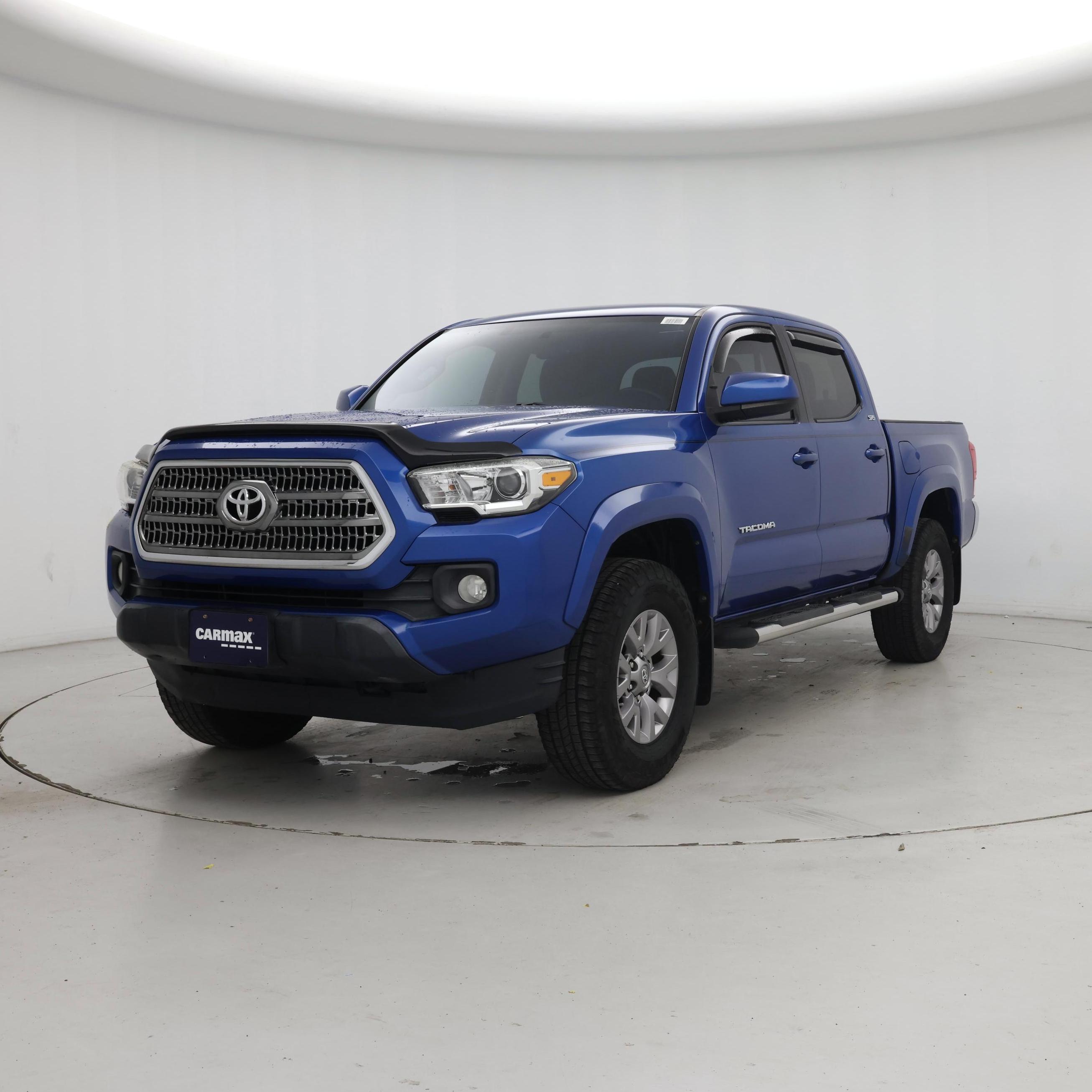 Thumbnail: 2016 Toyota Tacoma - 4