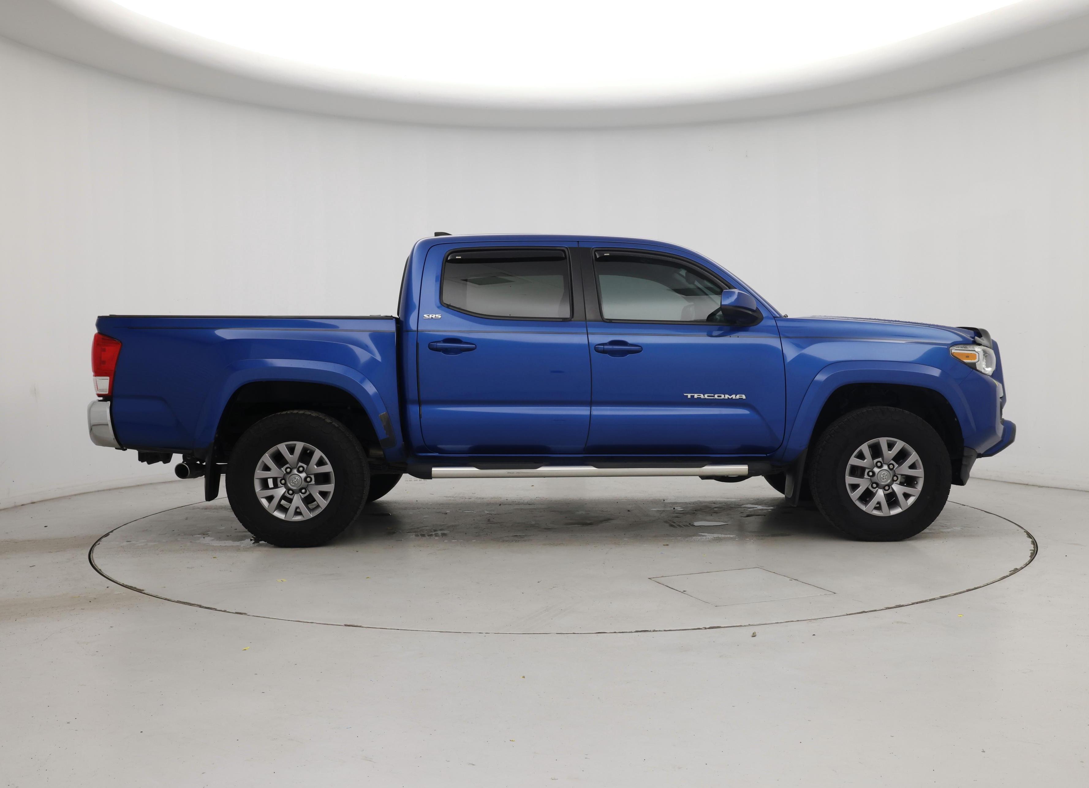 Thumbnail: 2016 Toyota Tacoma - 7