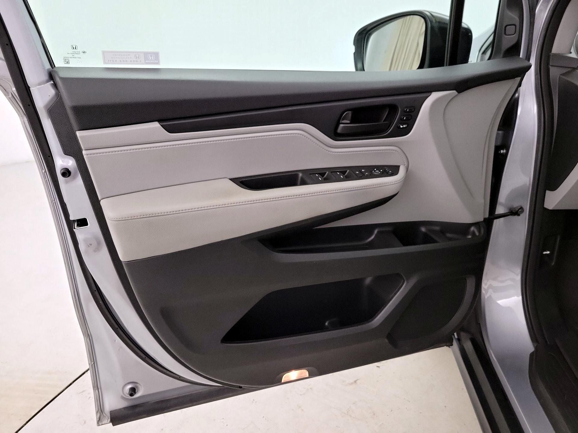 Thumbnail: 2022 Honda Odyssey - 12