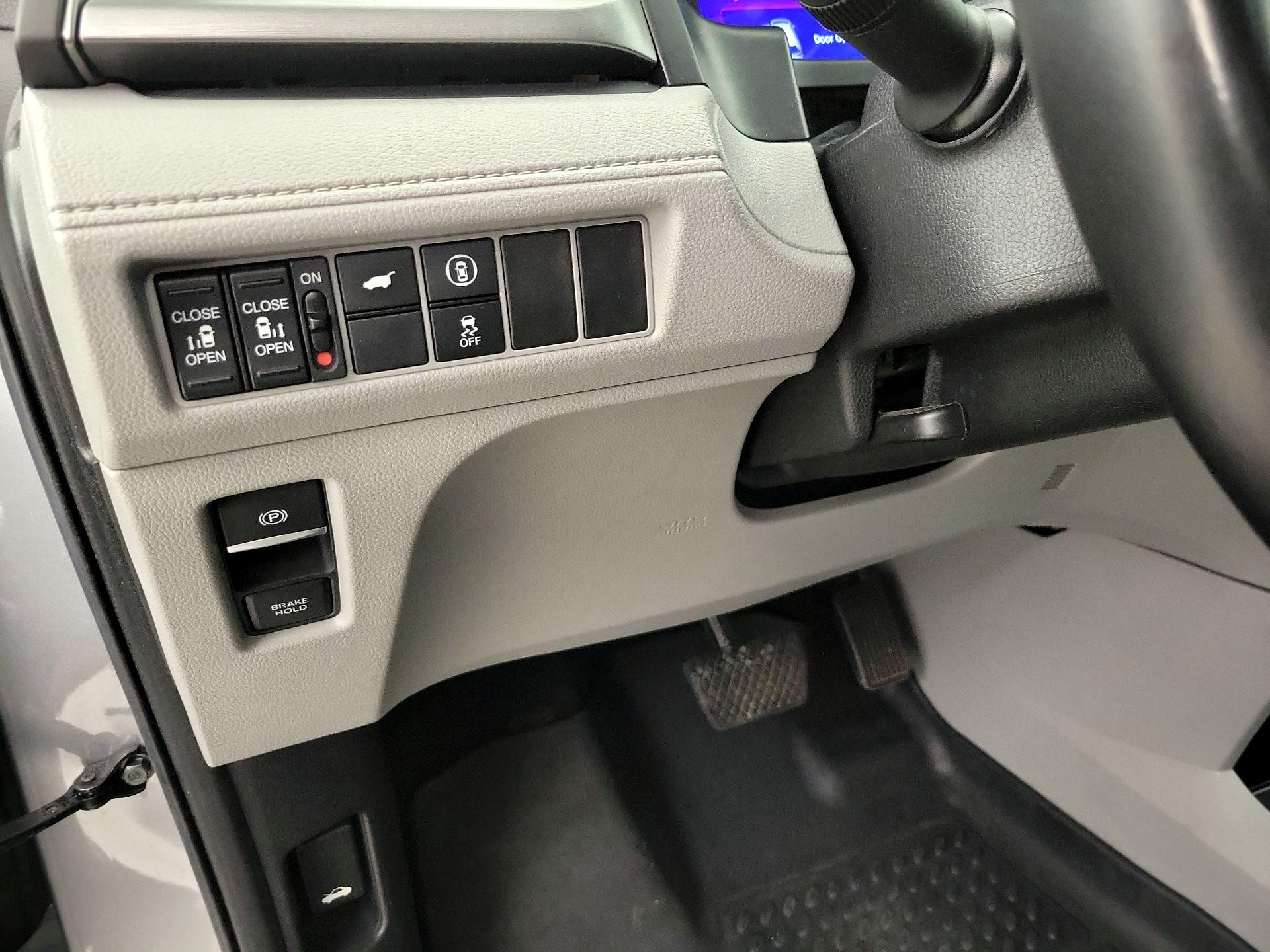 Thumbnail: 2022 Honda Odyssey - 13