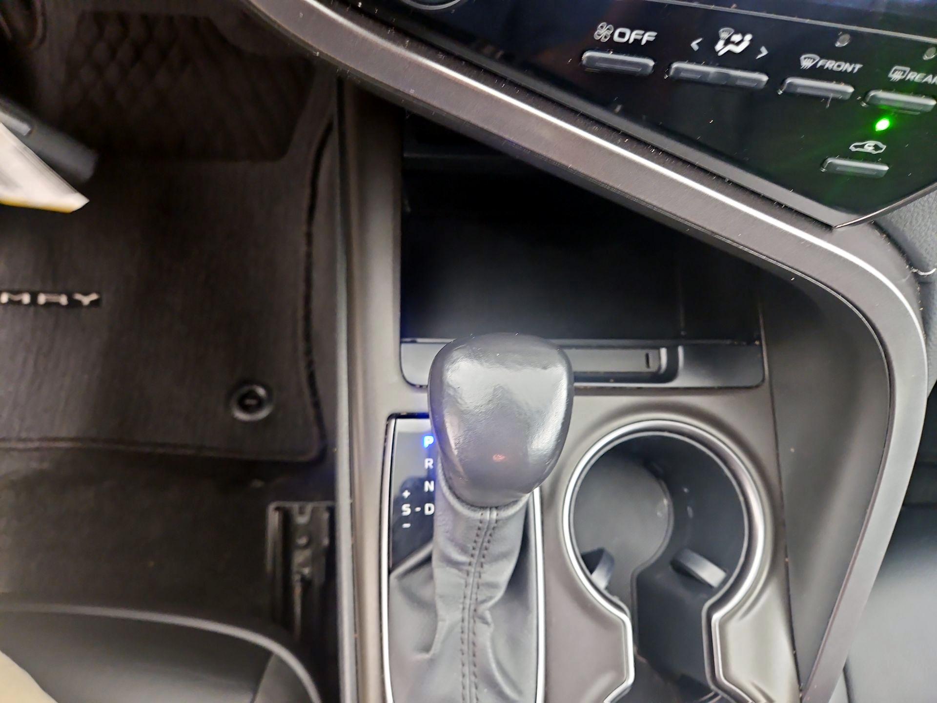 Thumbnail: 2021 Toyota Camry - 16