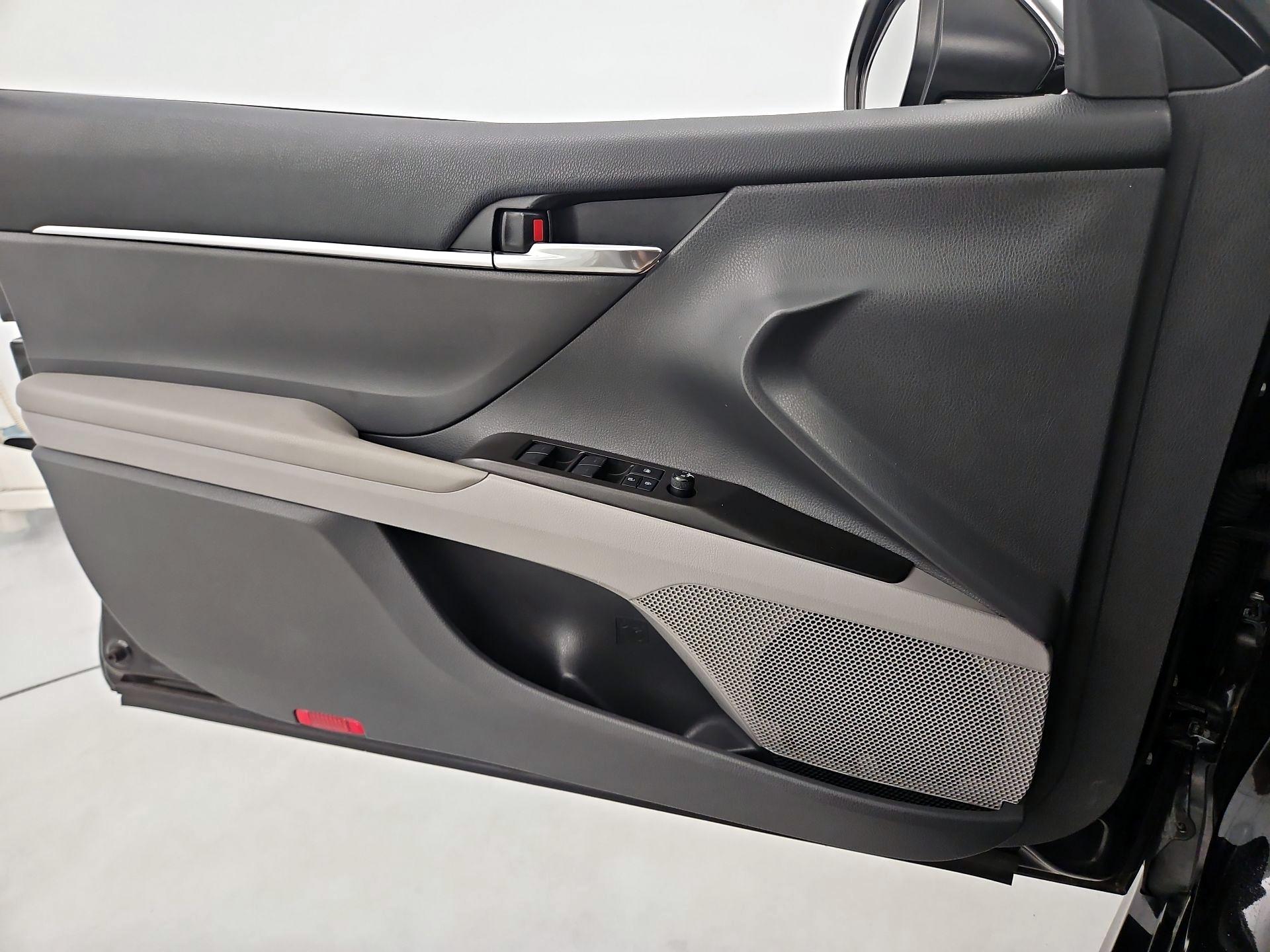 Thumbnail: 2021 Toyota Camry - 12