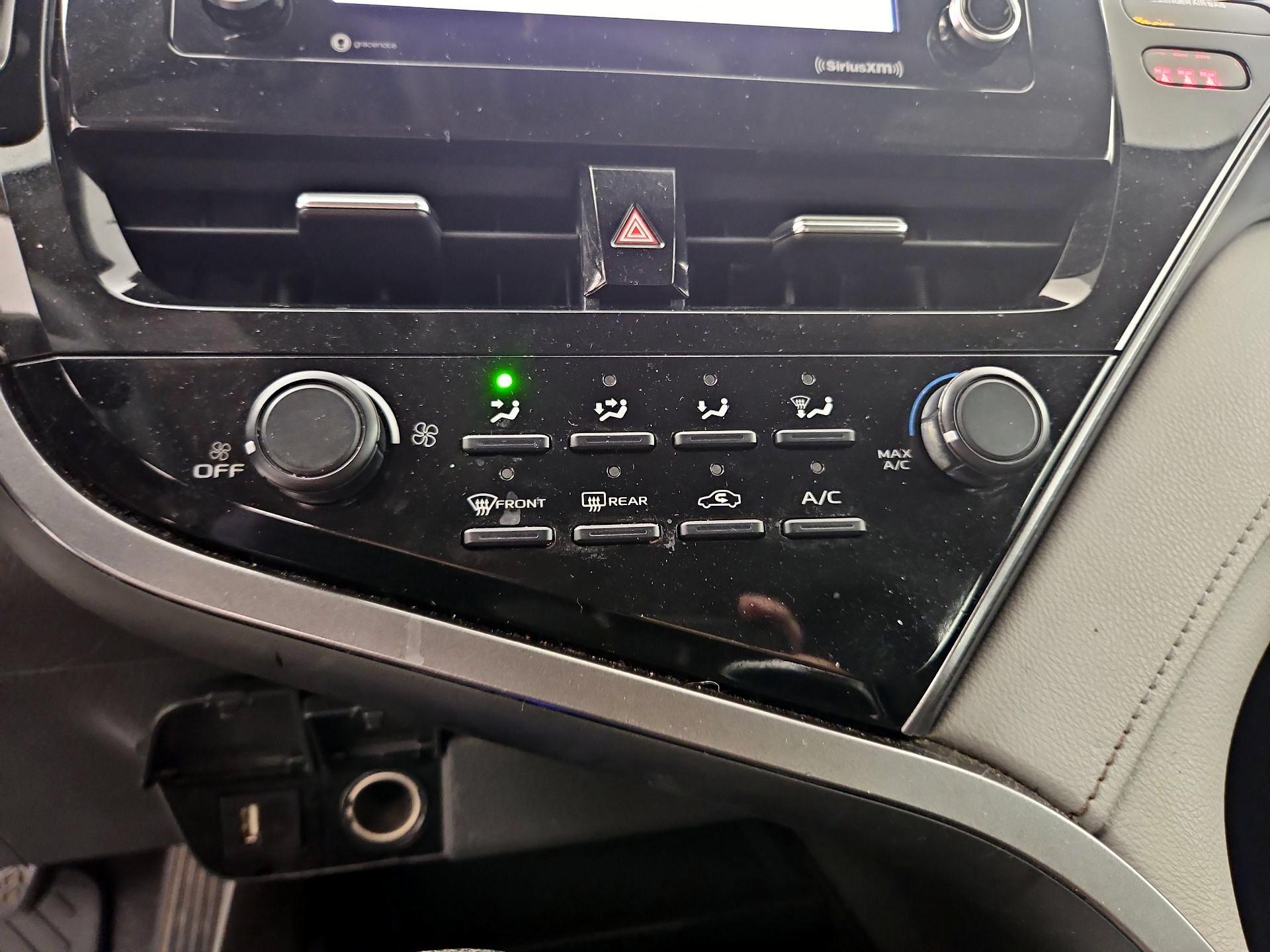 Thumbnail: 2021 Toyota Camry - 16