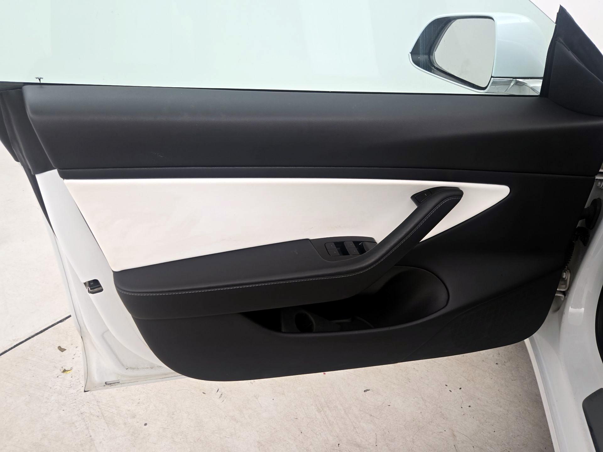 Thumbnail: 2020 Tesla Model 3 - 12
